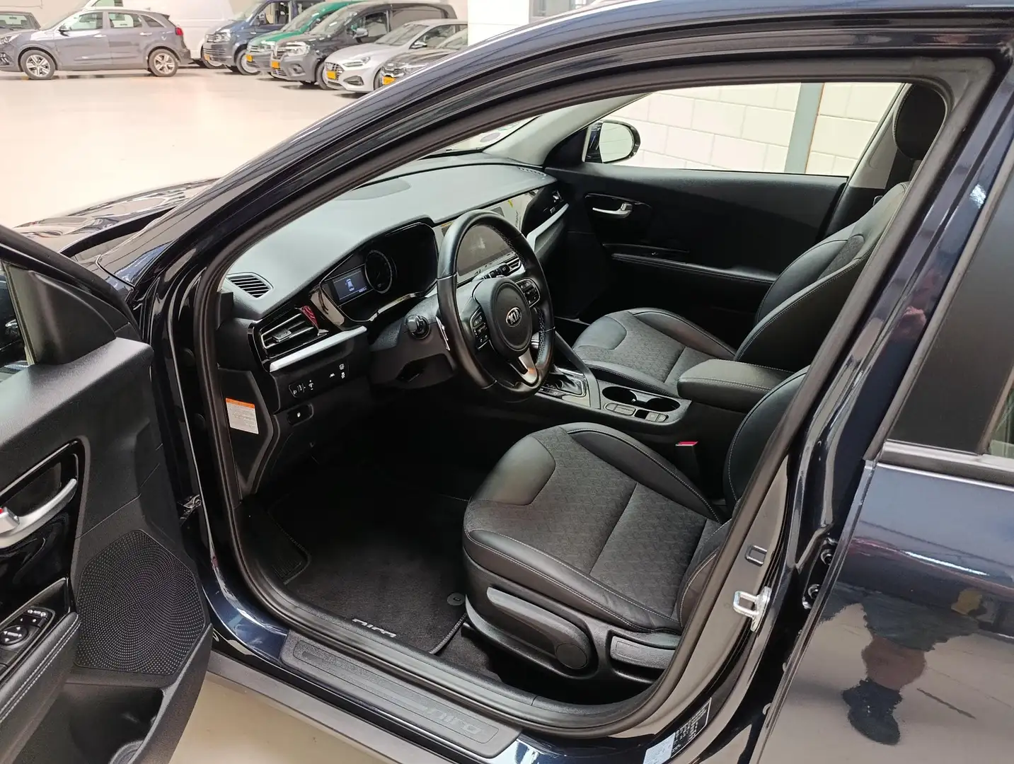 Kia Niro 1.6 GDi Hybrid DynamicLine Blauw - 2