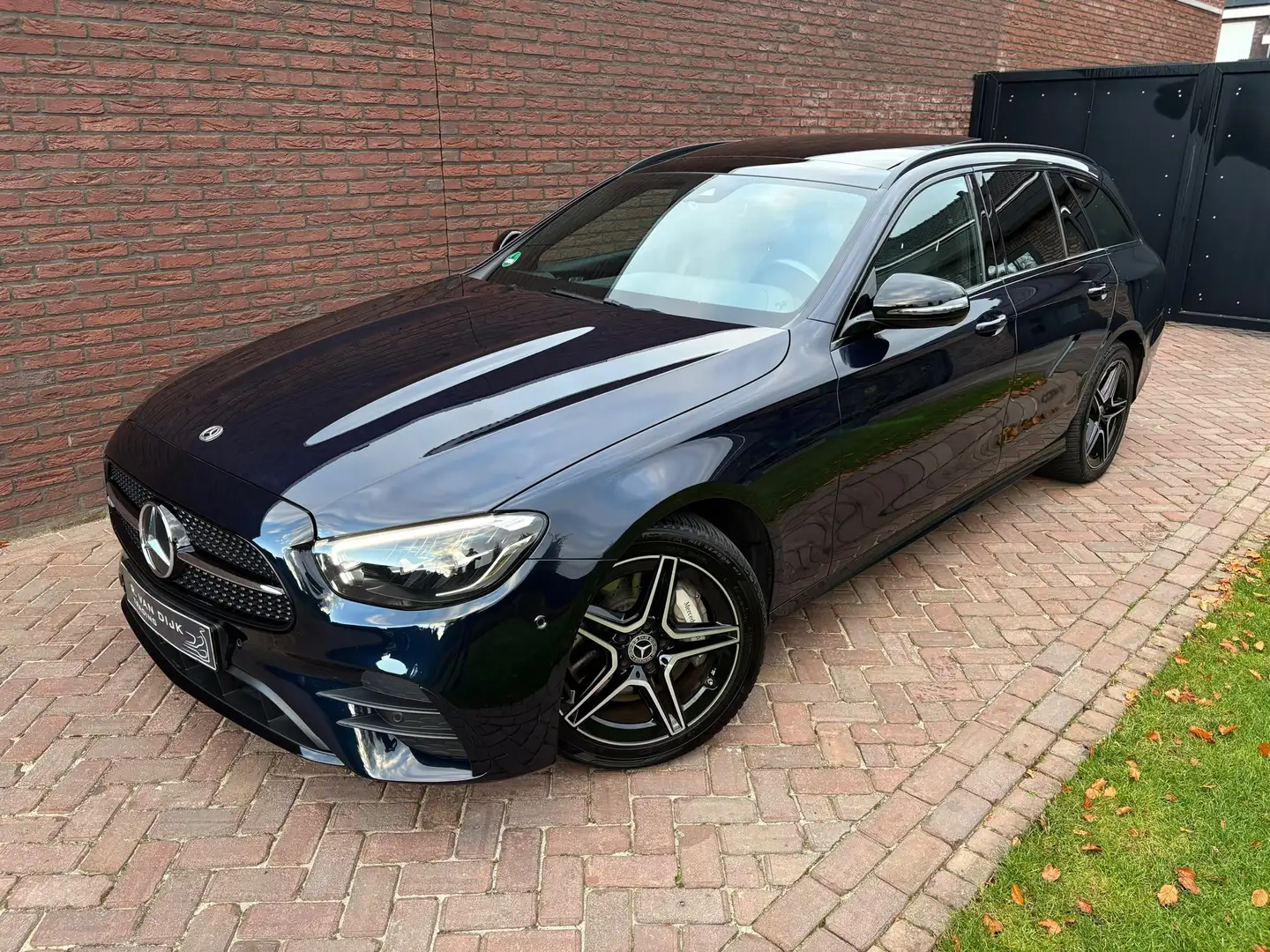 Mercedes-Benz E 300 Estate e AMG Night Edition Panoramadak Trekhaak Blauw - 1