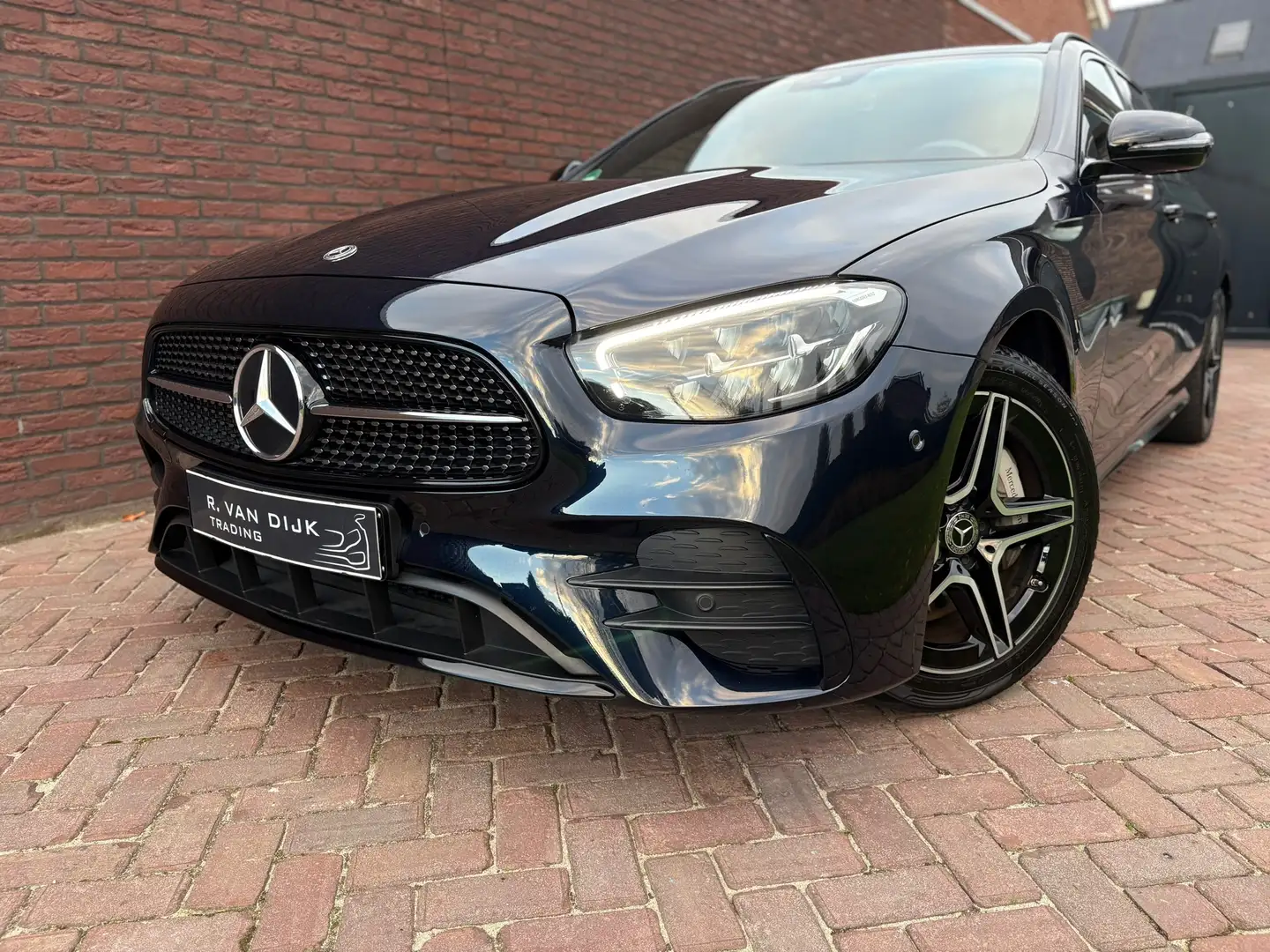 Mercedes-Benz E 300 Estate e AMG Night Edition Panoramadak Trekhaak Blauw - 2