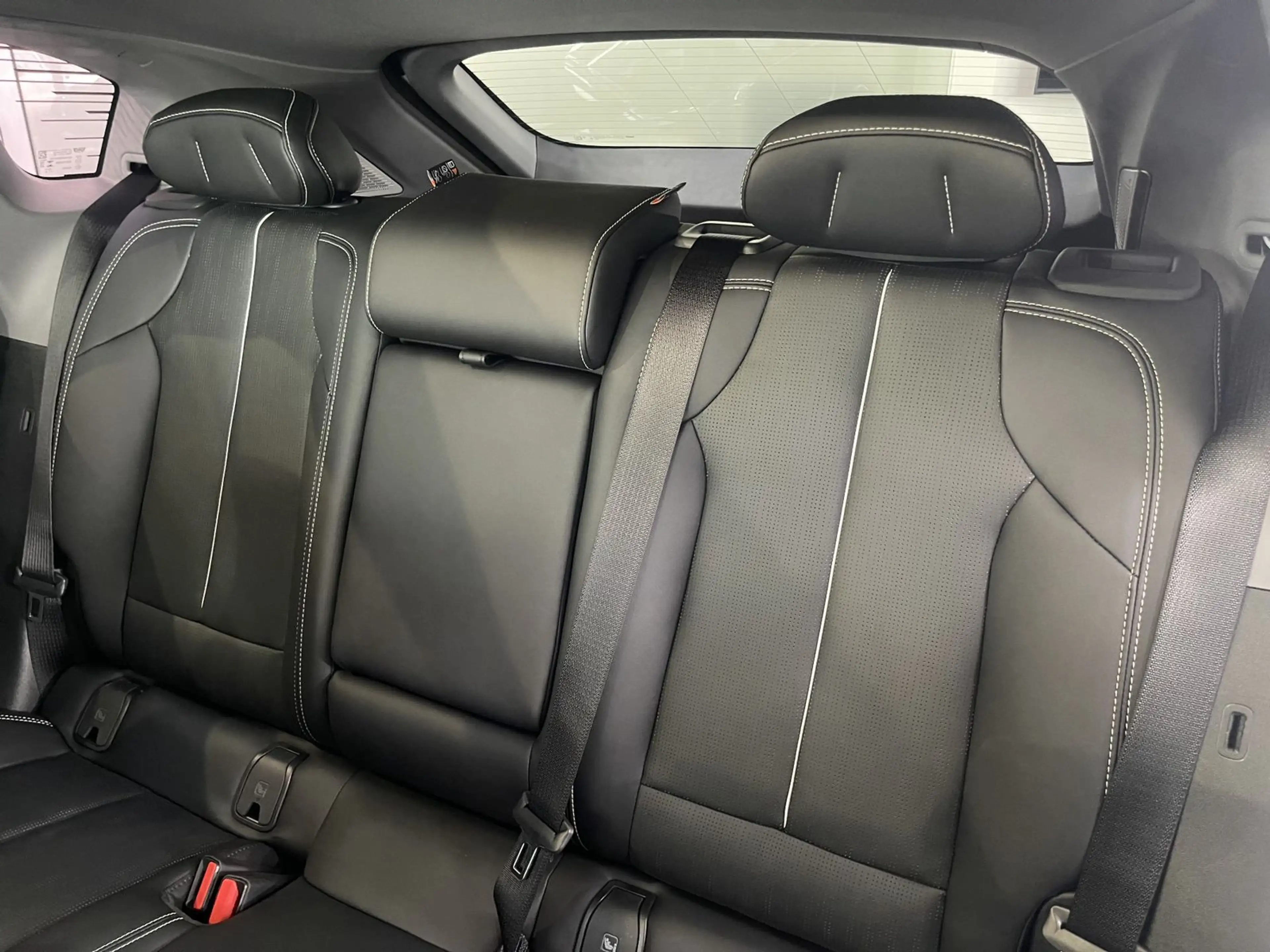 Cadillac Optiq Optiq Studio Edition 500e AWD - Limited Edition — photo 12