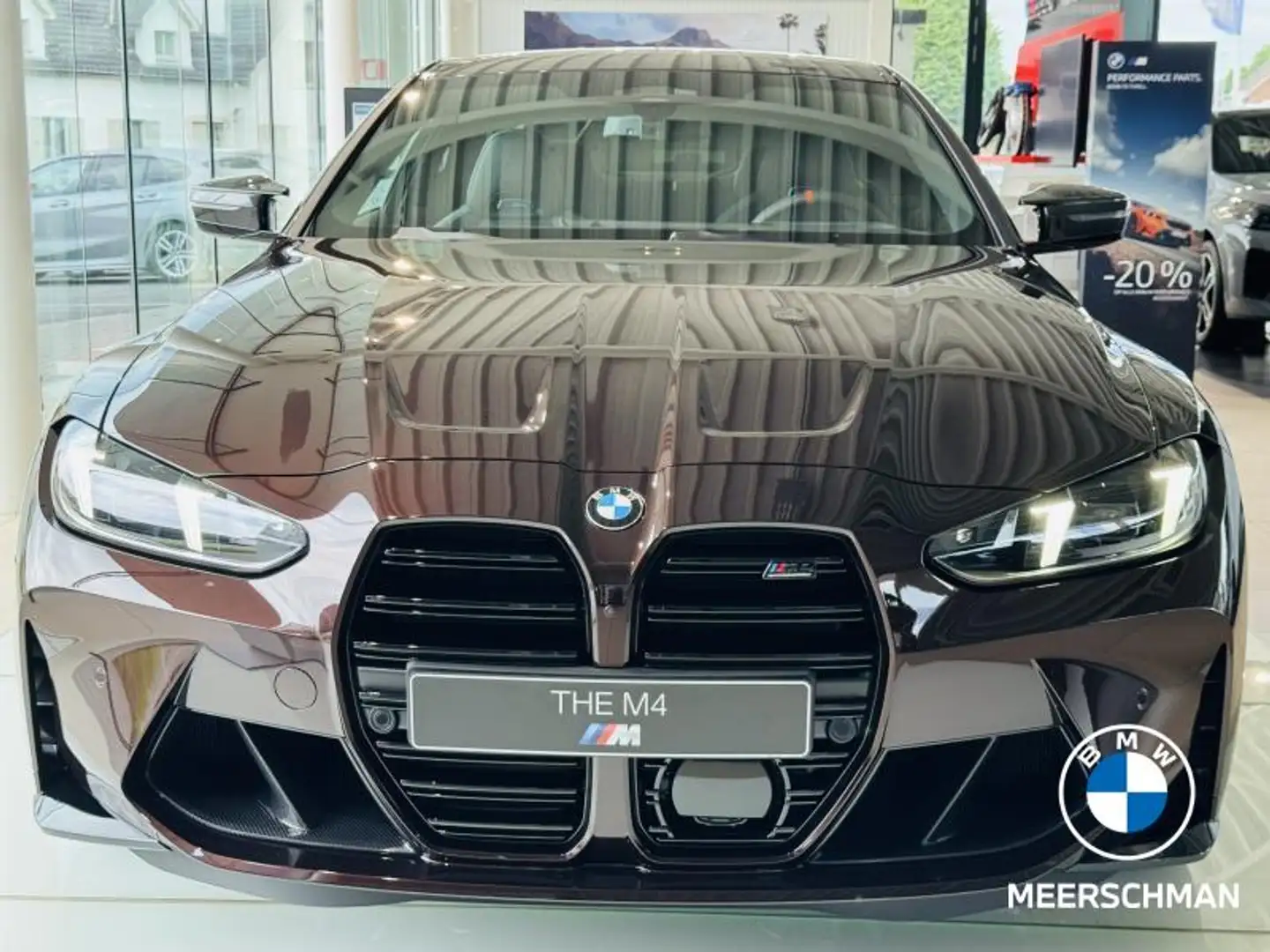 BMW M4 Special Request Mahagoni 2 Bruin - 1