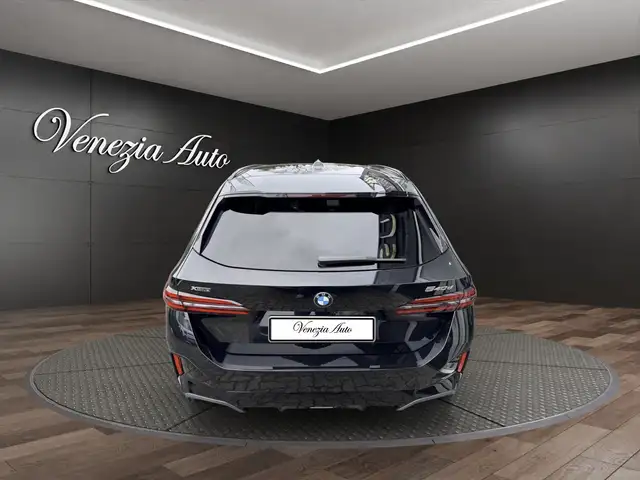 BMW 5 Series view 3