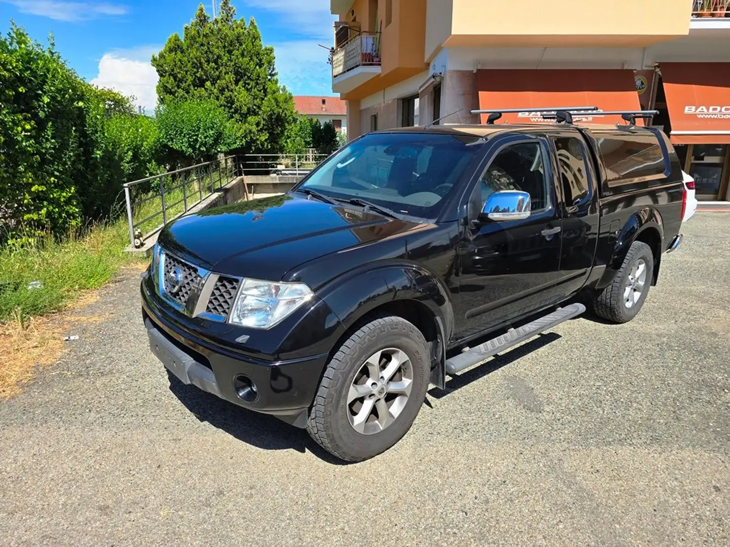Nissan Navara NAVARA KING CAB 2.5 DCI 171CV "LE" CON HARD TOP Nero - 1