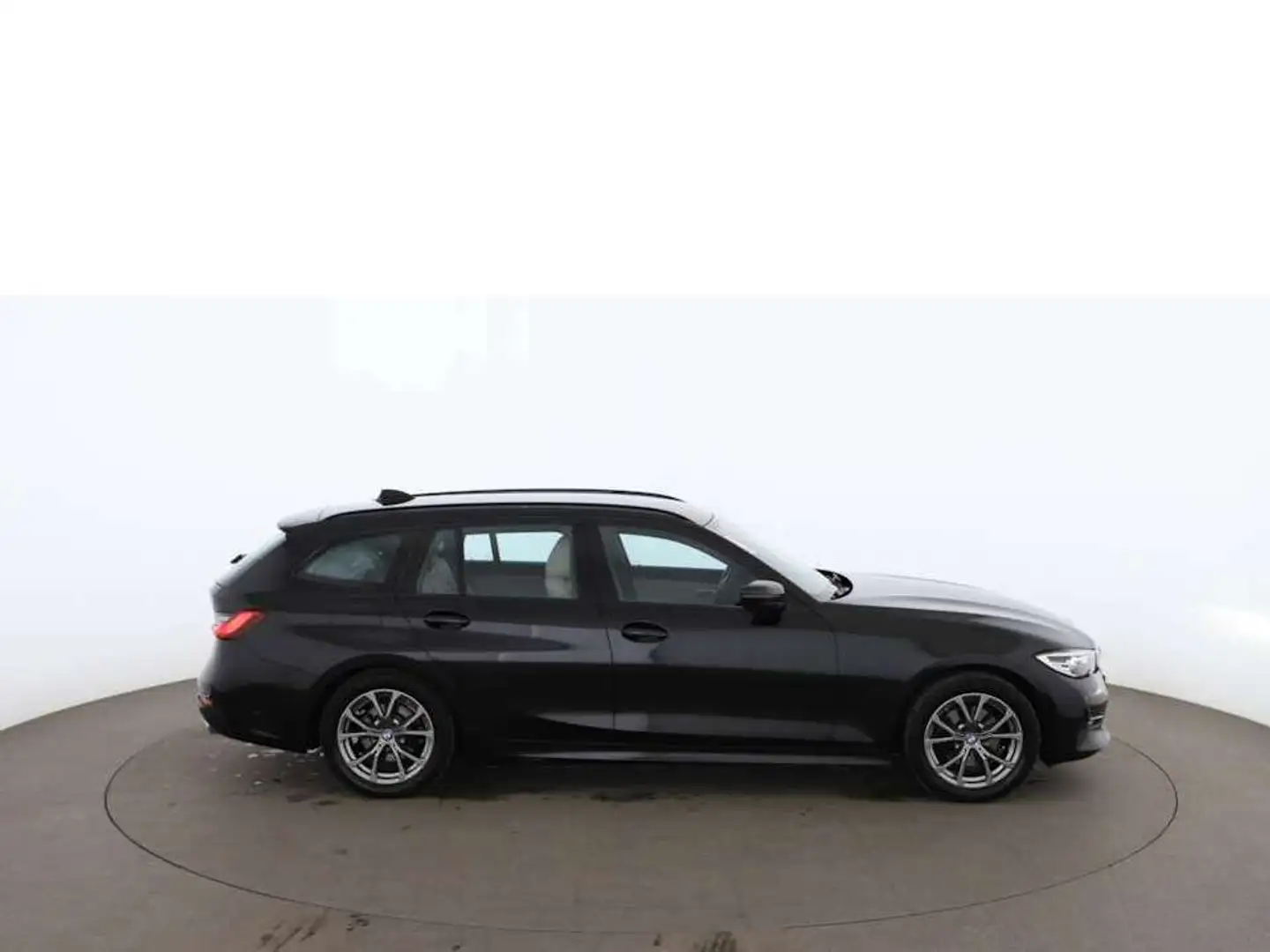 BMW 320 d Touring Sport Aut LED AHK NAVI LEDER R-CAM Schwarz - 2