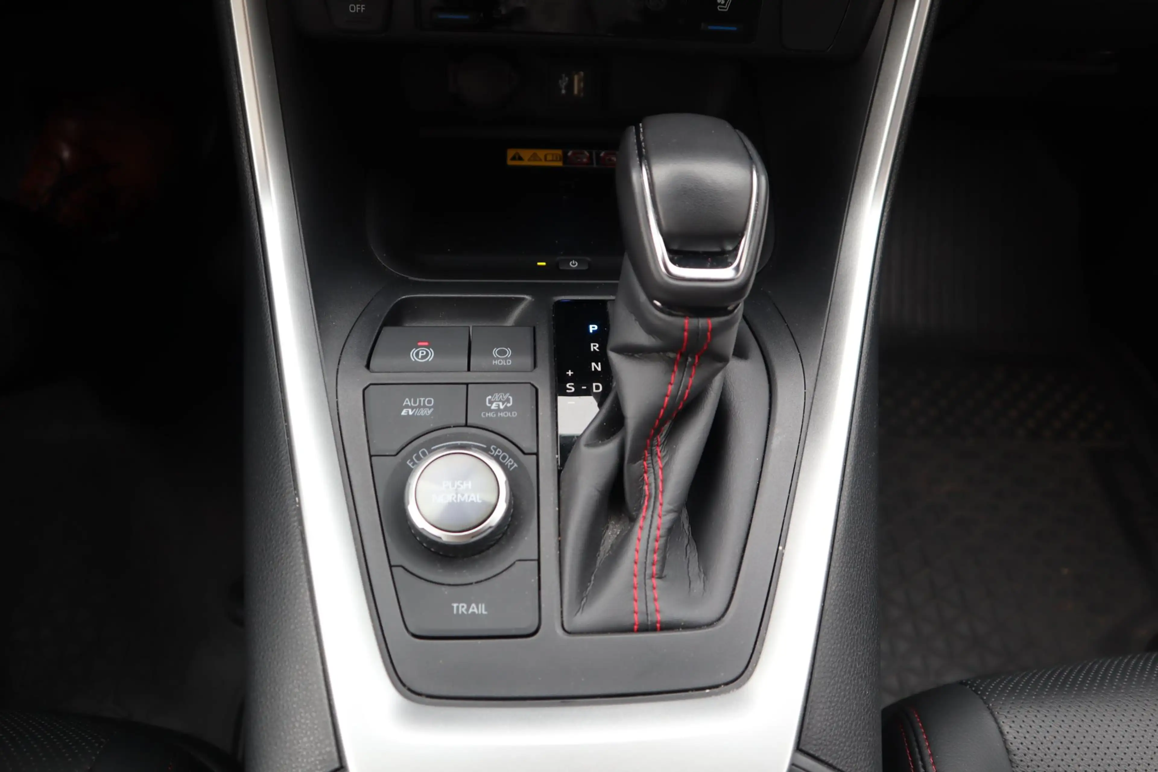 Toyota RAV 4 2.5 Plug-in Hybrid AWD Bi-Tone Plus STOELVERW/VERK — photo 38