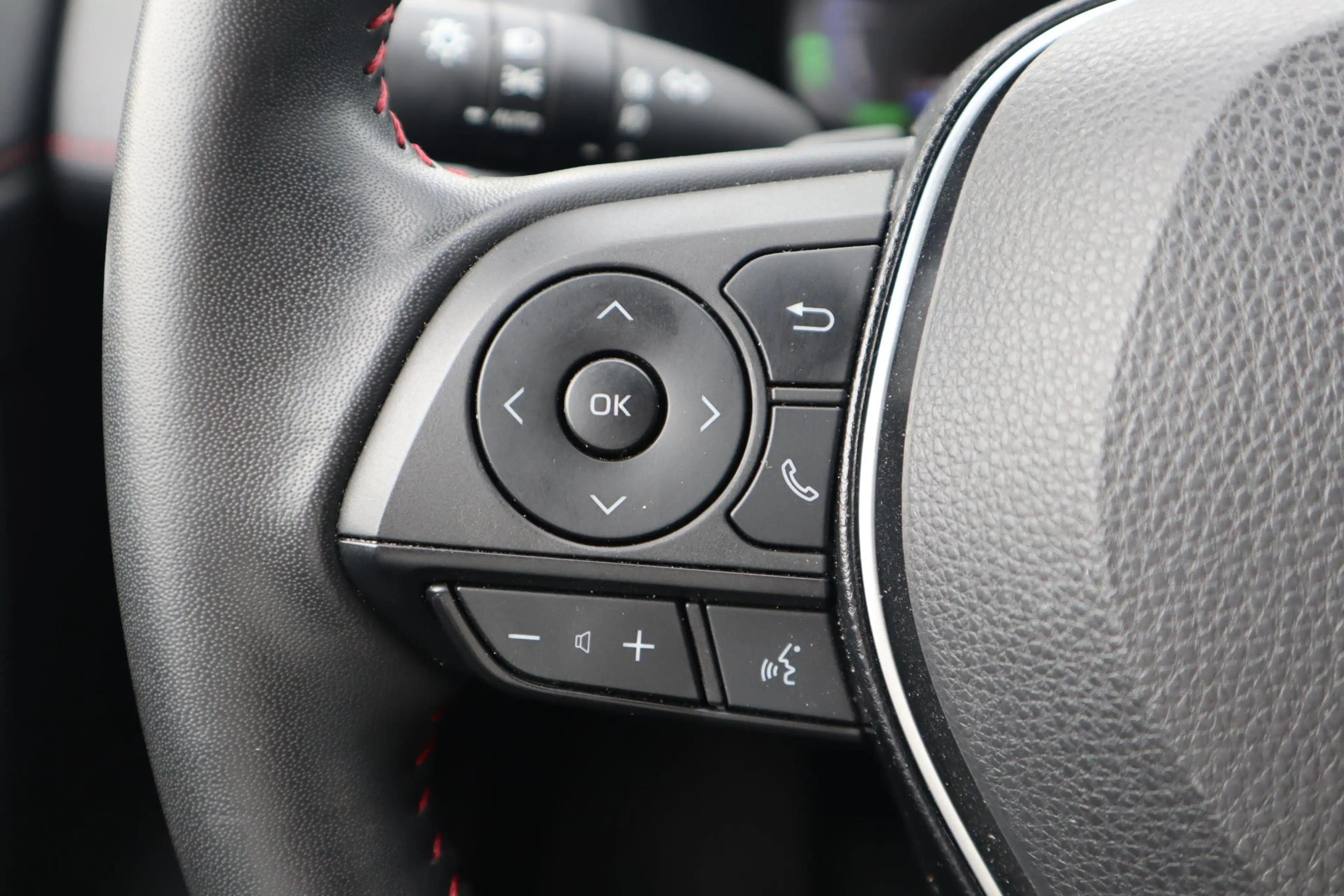 Toyota RAV 4 2.5 Plug-in Hybrid AWD Bi-Tone Plus STOELVERW/VERK — photo 30