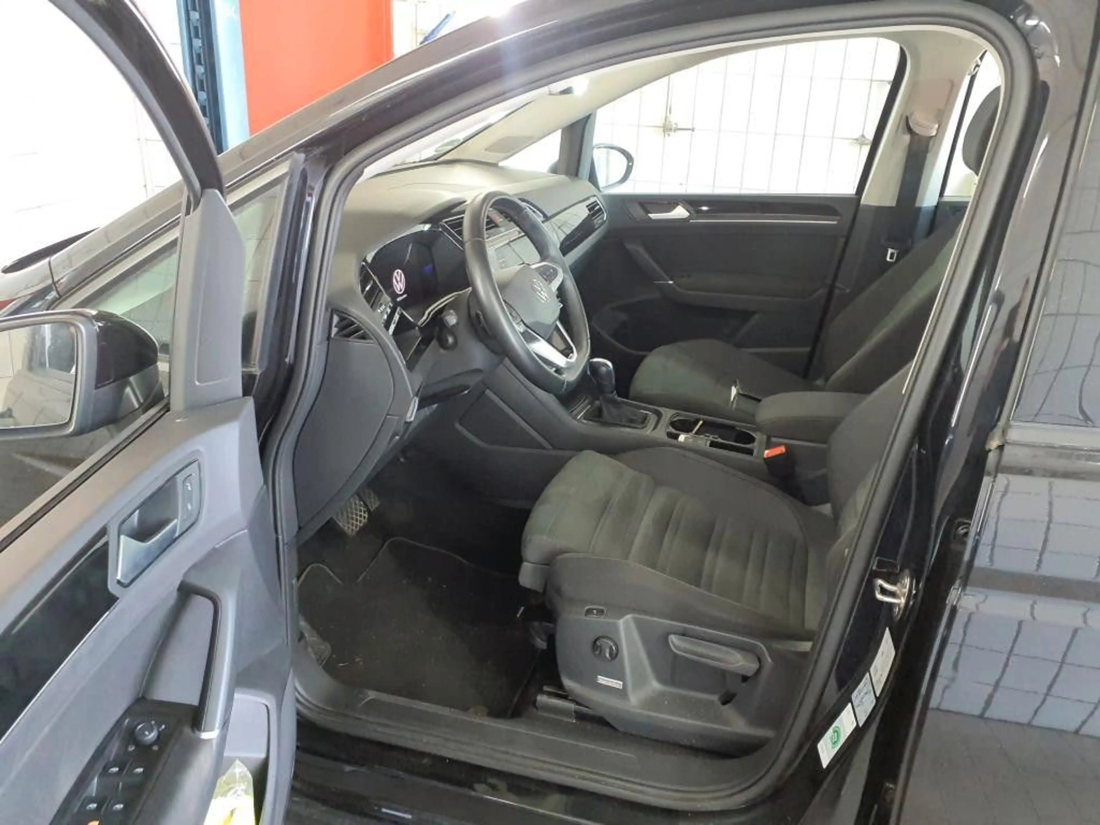 Volkswagen Touran Comfortline BMT 2.0 TDI DSG/CAM/AHK/LED/ — photo 6