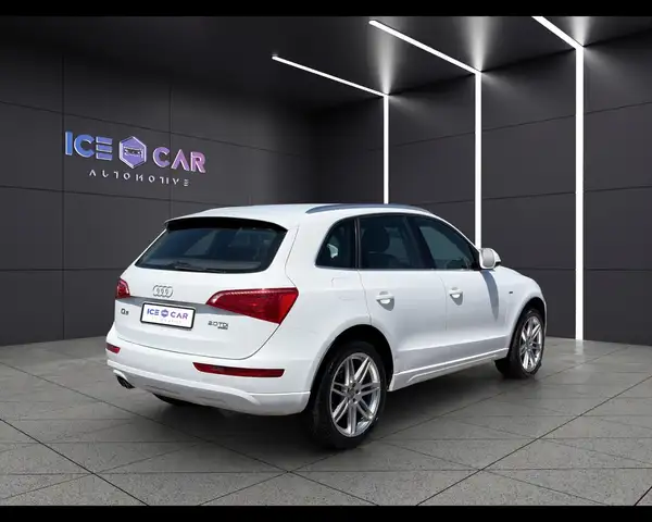 Audi Q5 view 5