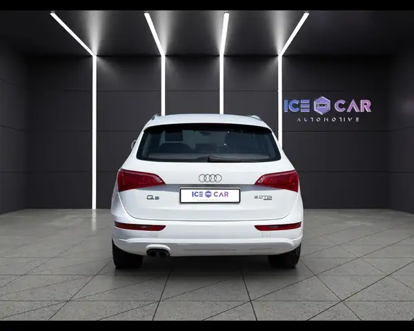 Audi Q5 view 6