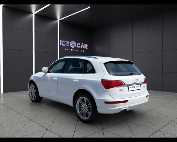Audi Q5 view 7