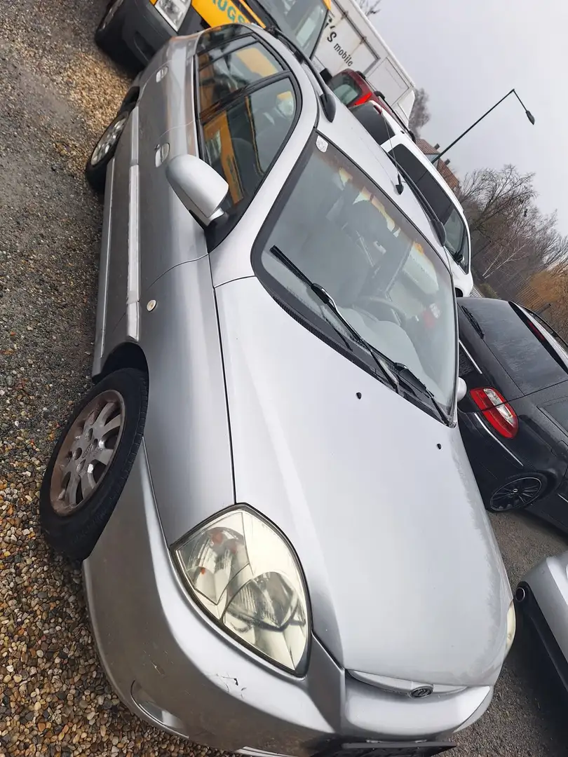 Kia Rio Rio 1,3i SOHC 84500km klima Silber - 2