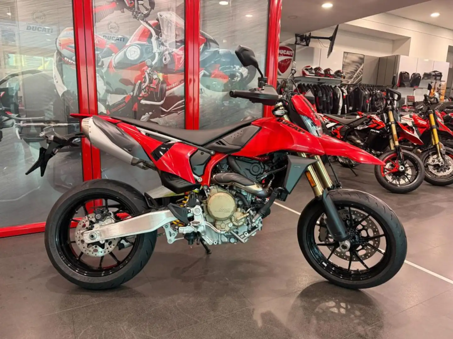 Ducati Hypermotard 698 RED Rosso - 2
