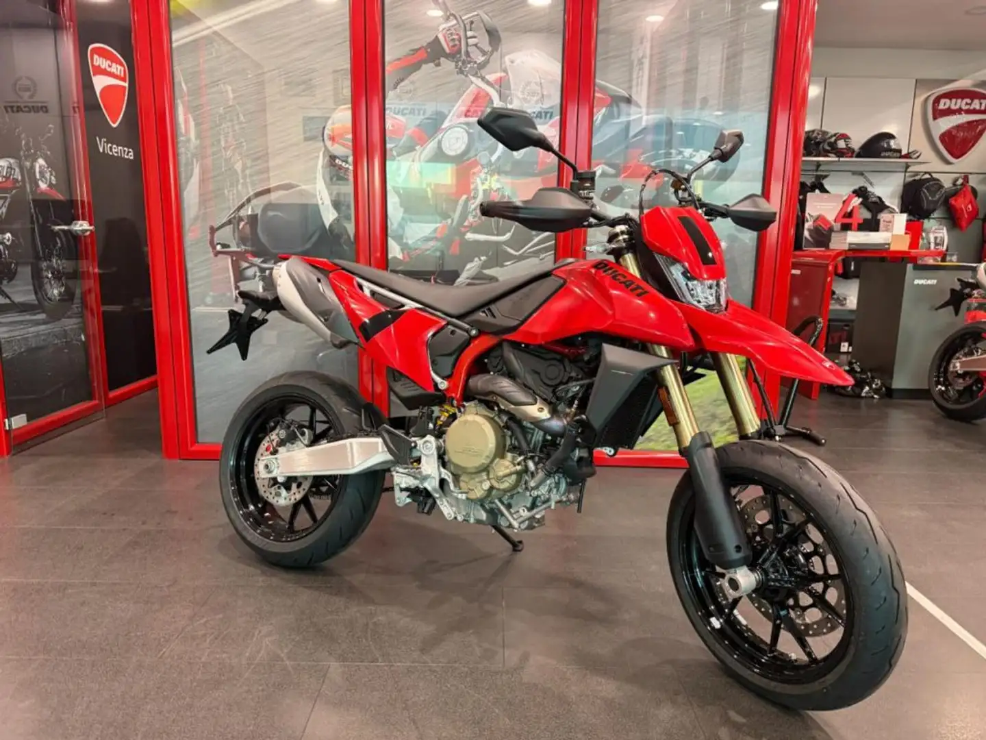 Ducati Hypermotard 698 RED Rosso - 1