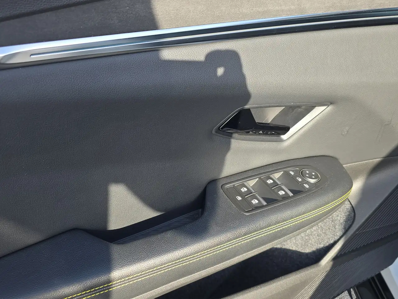 Renault Megane EV60 220 Techno (60 kWh), миниатюра 10