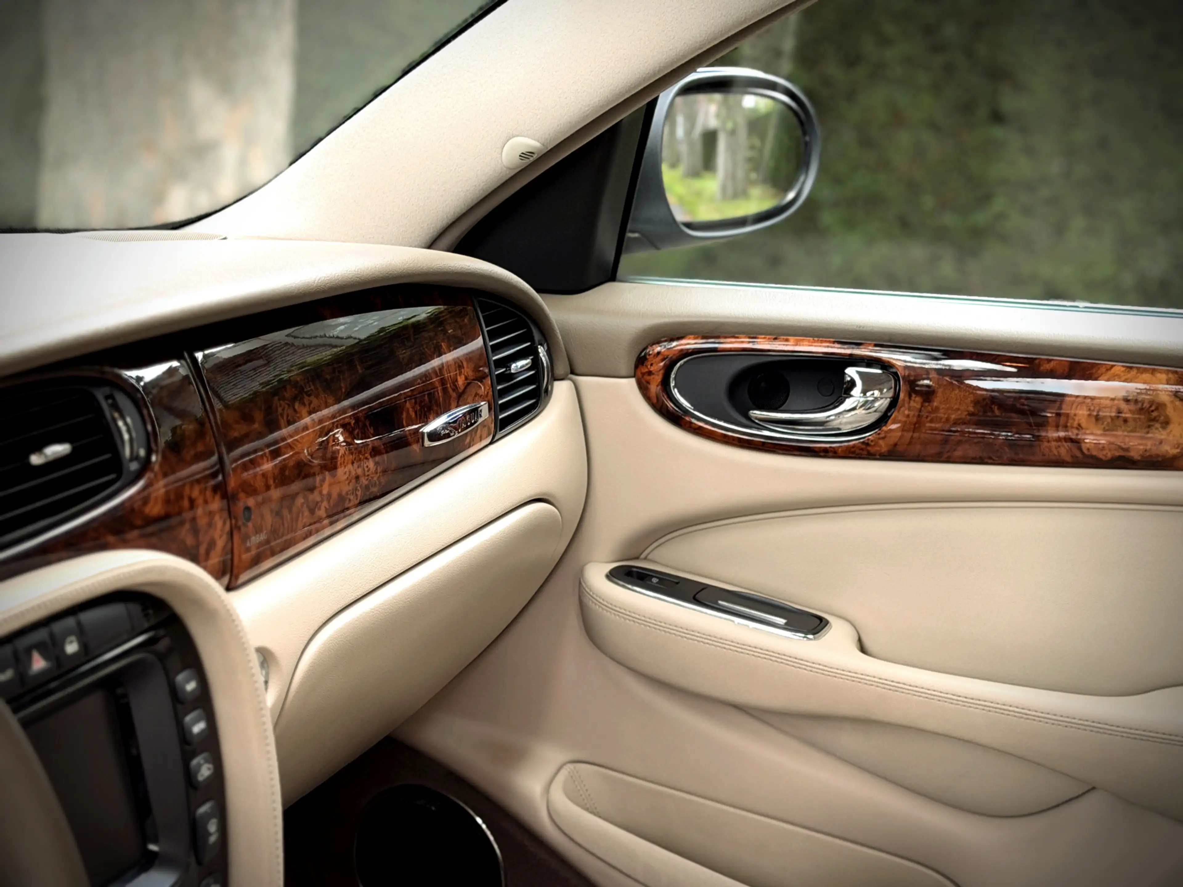 Jaguar XJ 4.2 V8 Executive / YOUNGTIMER / LEDER / SERVICEFIL — photo 9