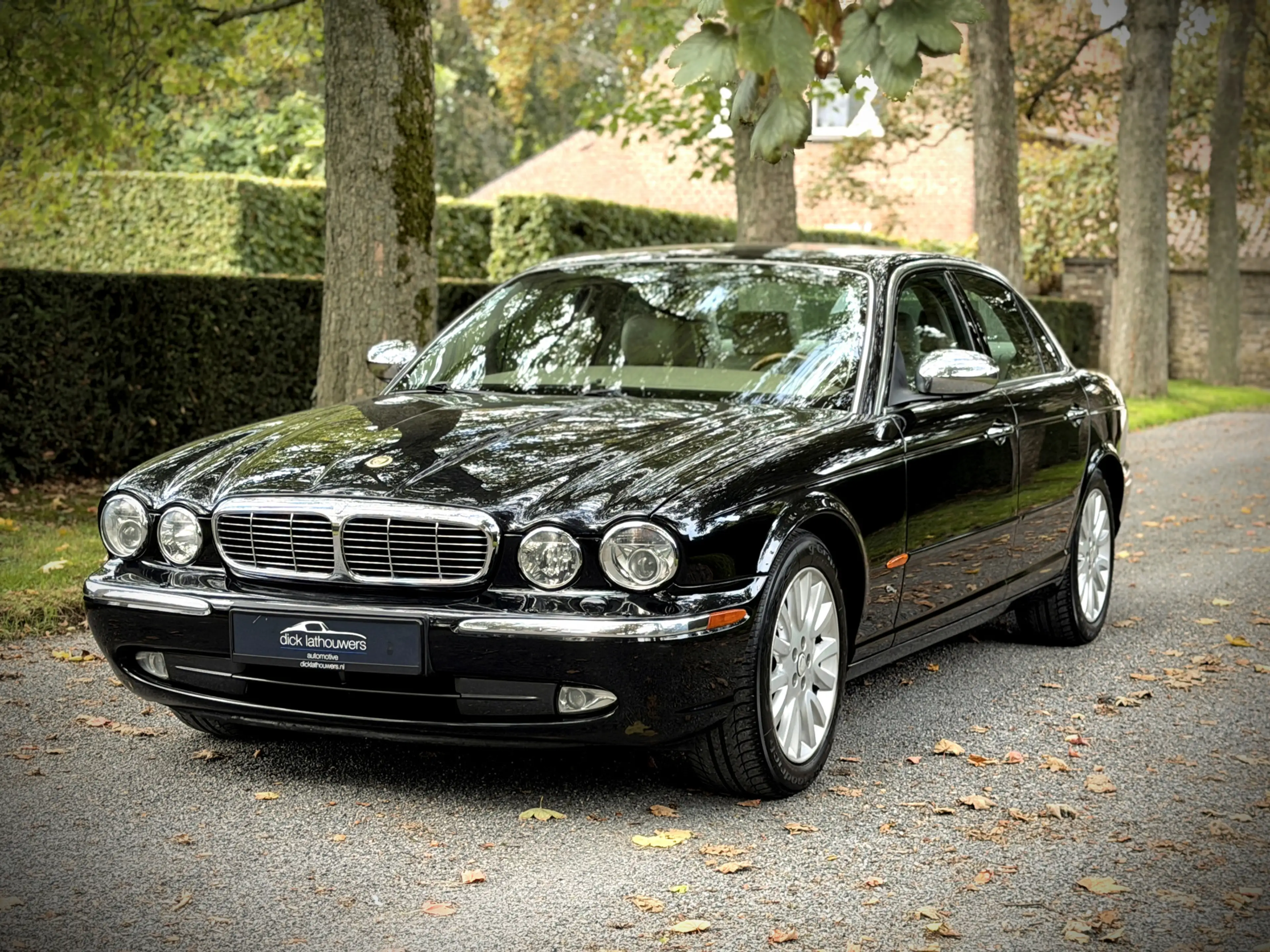 Jaguar XJ 4.2 V8 Executive / YOUNGTIMER / LEDER / SERVICEFIL — photo 11