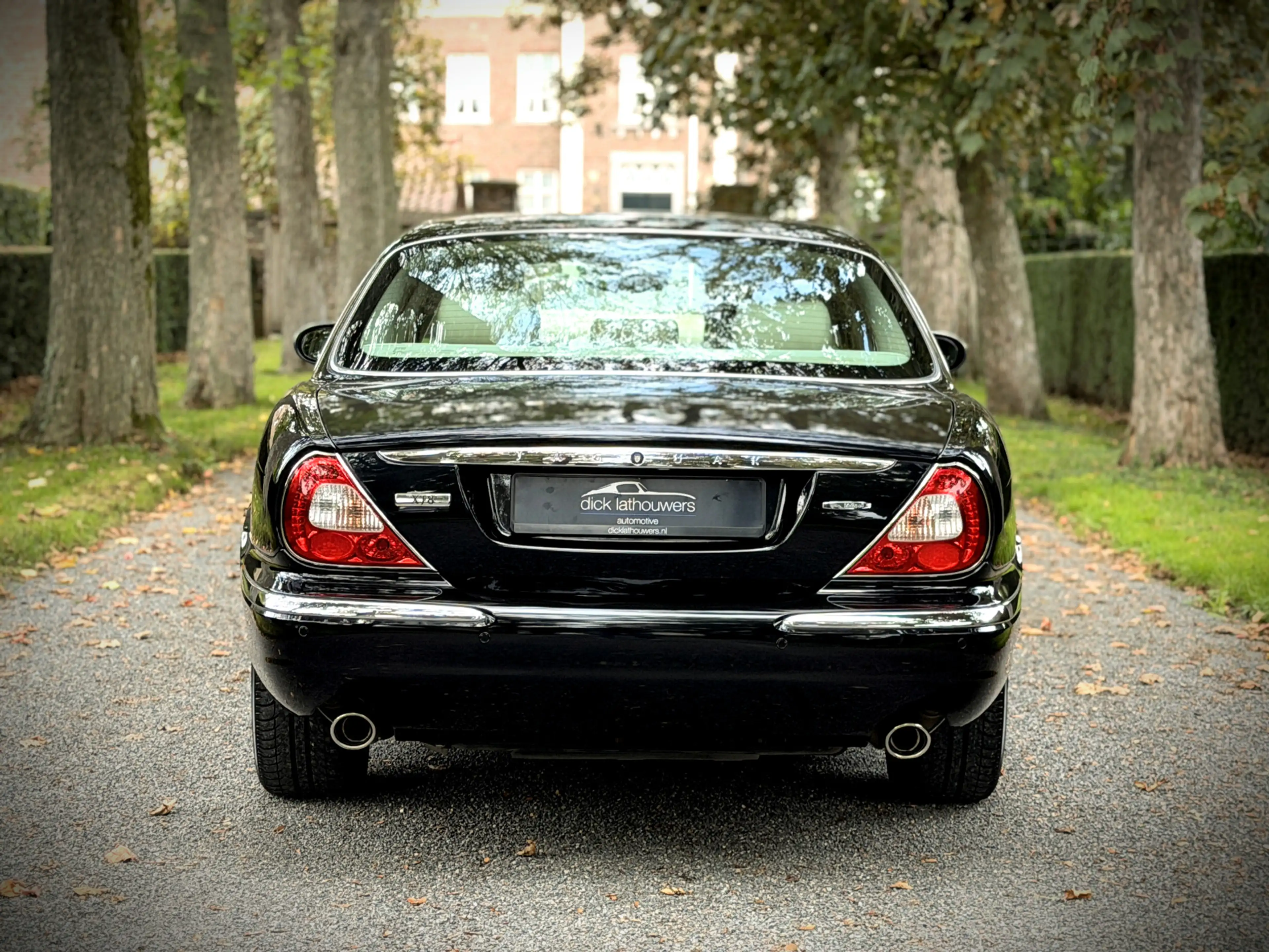 Jaguar XJ 4.2 V8 Executive / YOUNGTIMER / LEDER / SERVICEFIL — photo 4