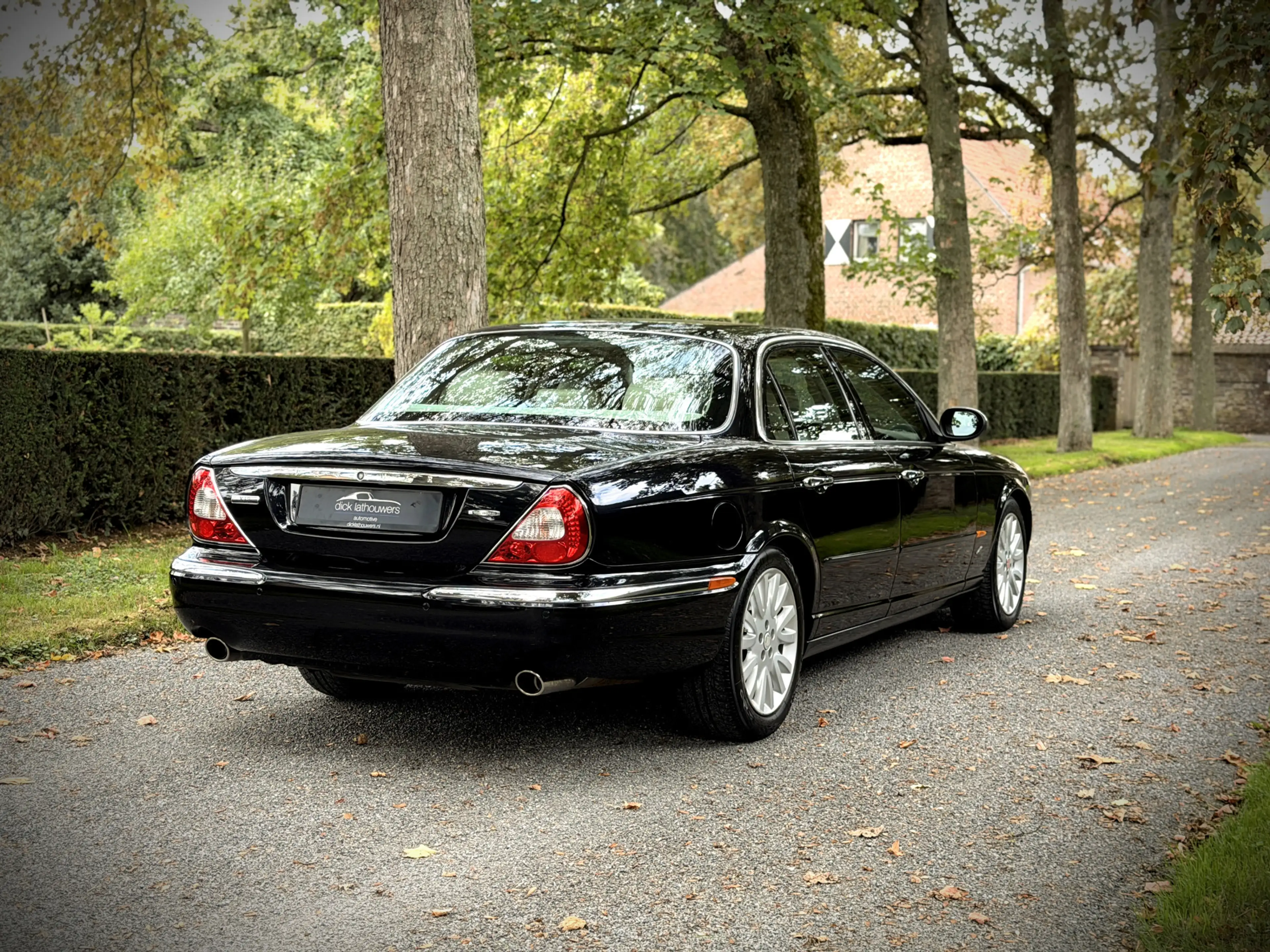Jaguar XJ 4.2 V8 Executive / YOUNGTIMER / LEDER / SERVICEFIL — photo 12