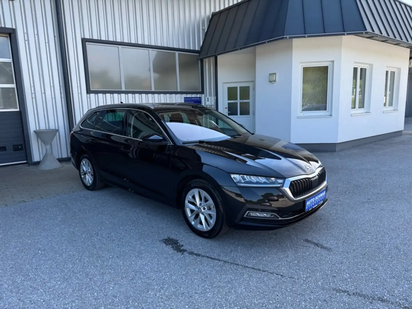 Skoda Octavia Combi Style TDI DSG *AHV,NAVI,LED* Schwarz - 1