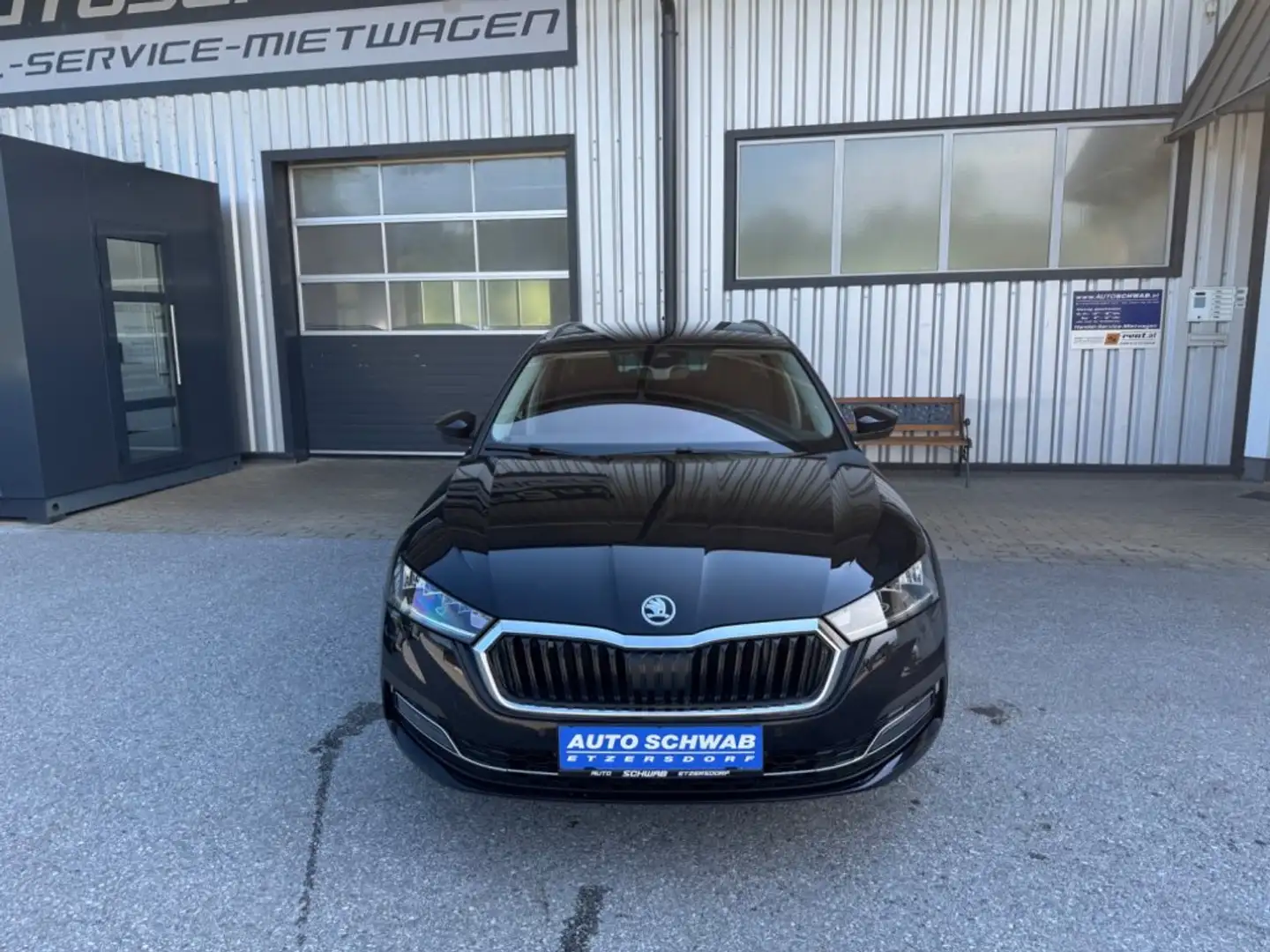 Skoda Octavia Combi Style TDI DSG *AHV,NAVI,LED* Schwarz - 2