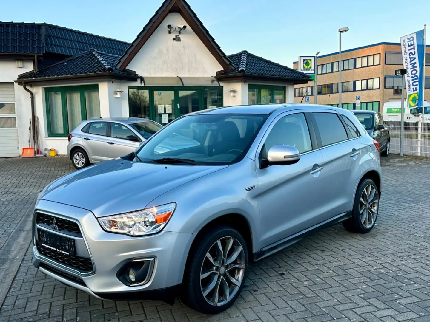 Mitsubishi ASX Diamant Edition 4WD KAMERA NAVI TEMPOMAT AHK Plateado - 1