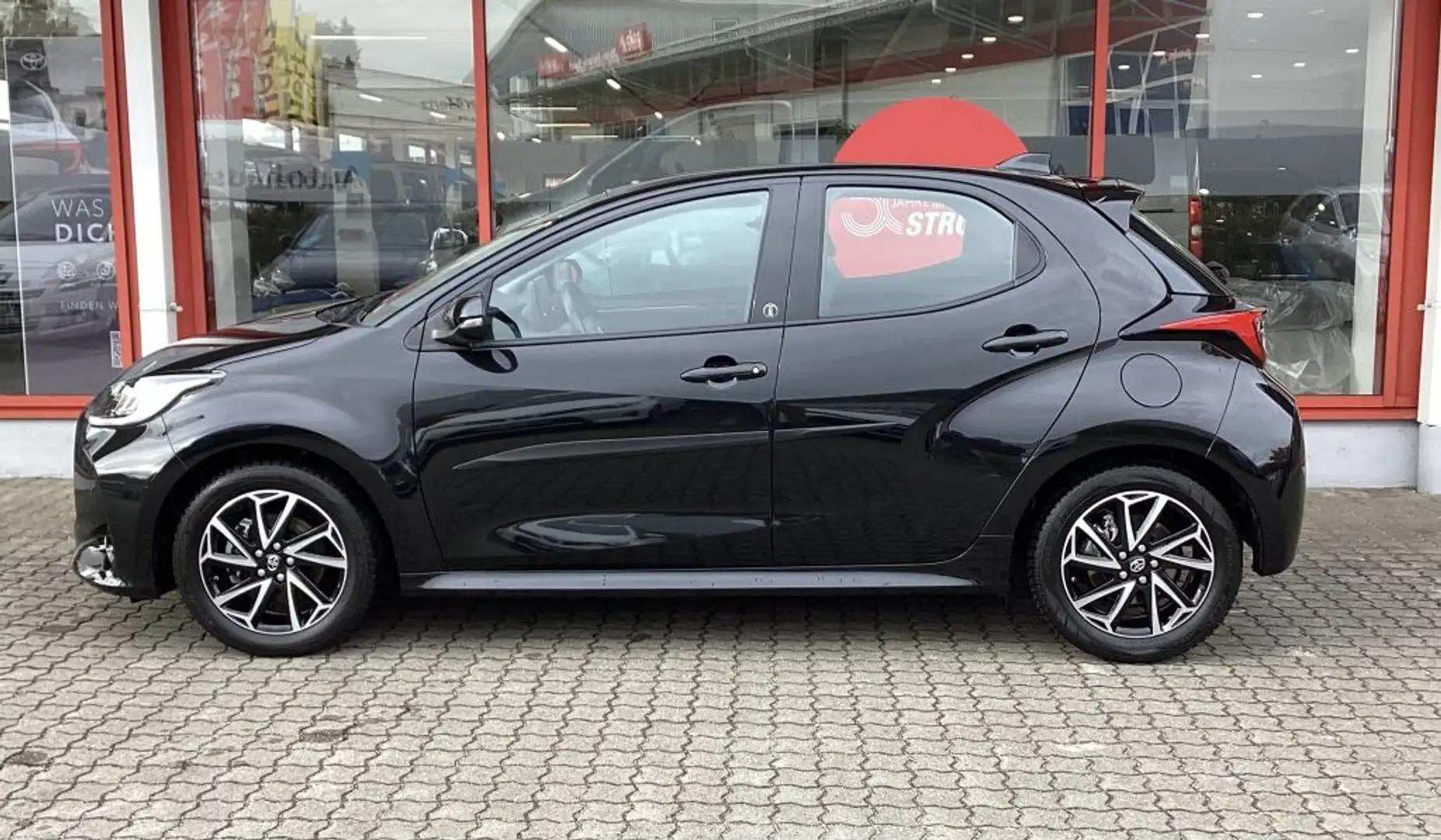 Toyota Yaris Hybrid 1.5 VVT-i Team Deutschland Schwarz - 2