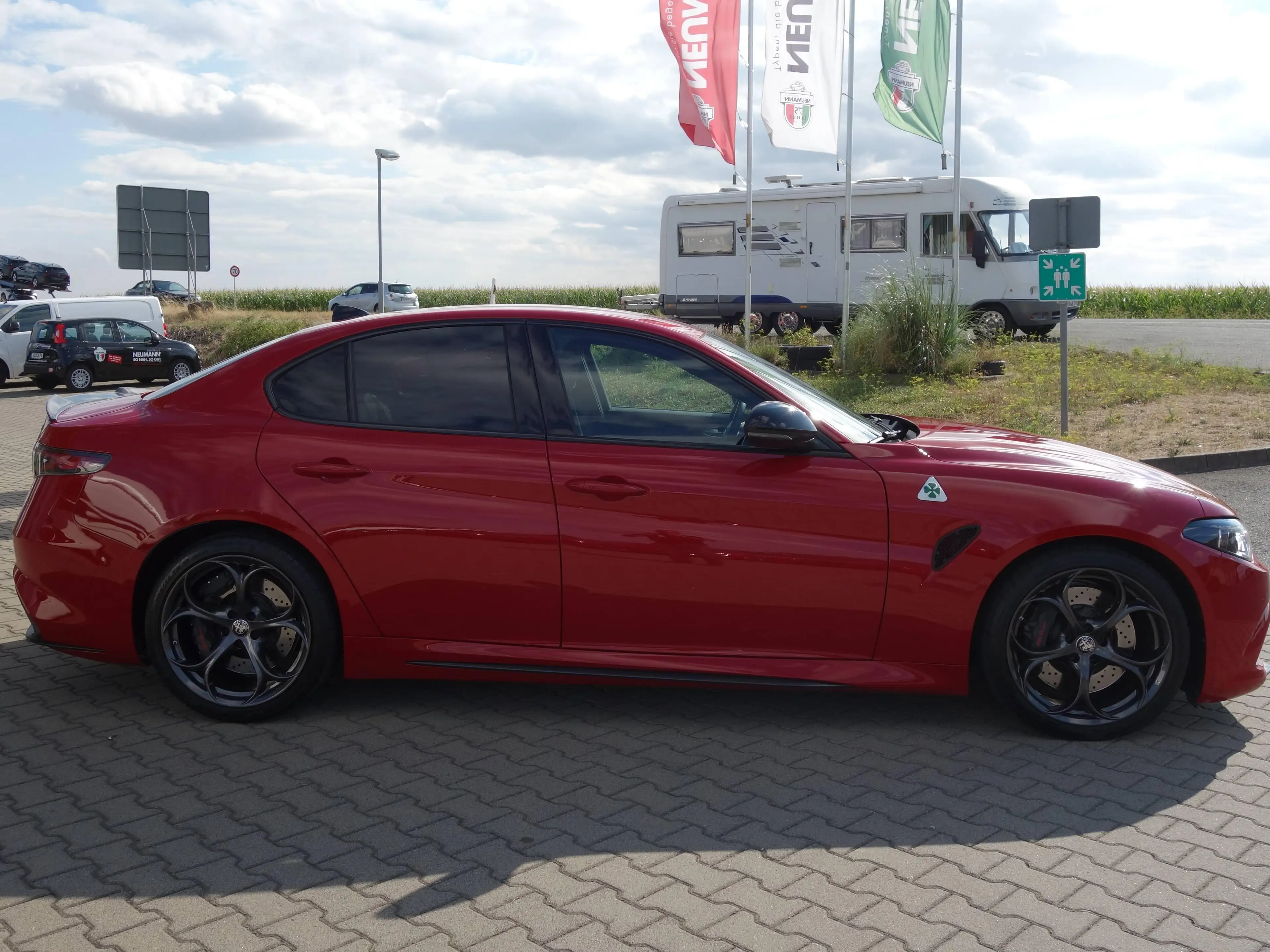 Alfa Romeo Giulia Quadrifoglio *PDC/Kamera/Komfort-Paket* — photo 3