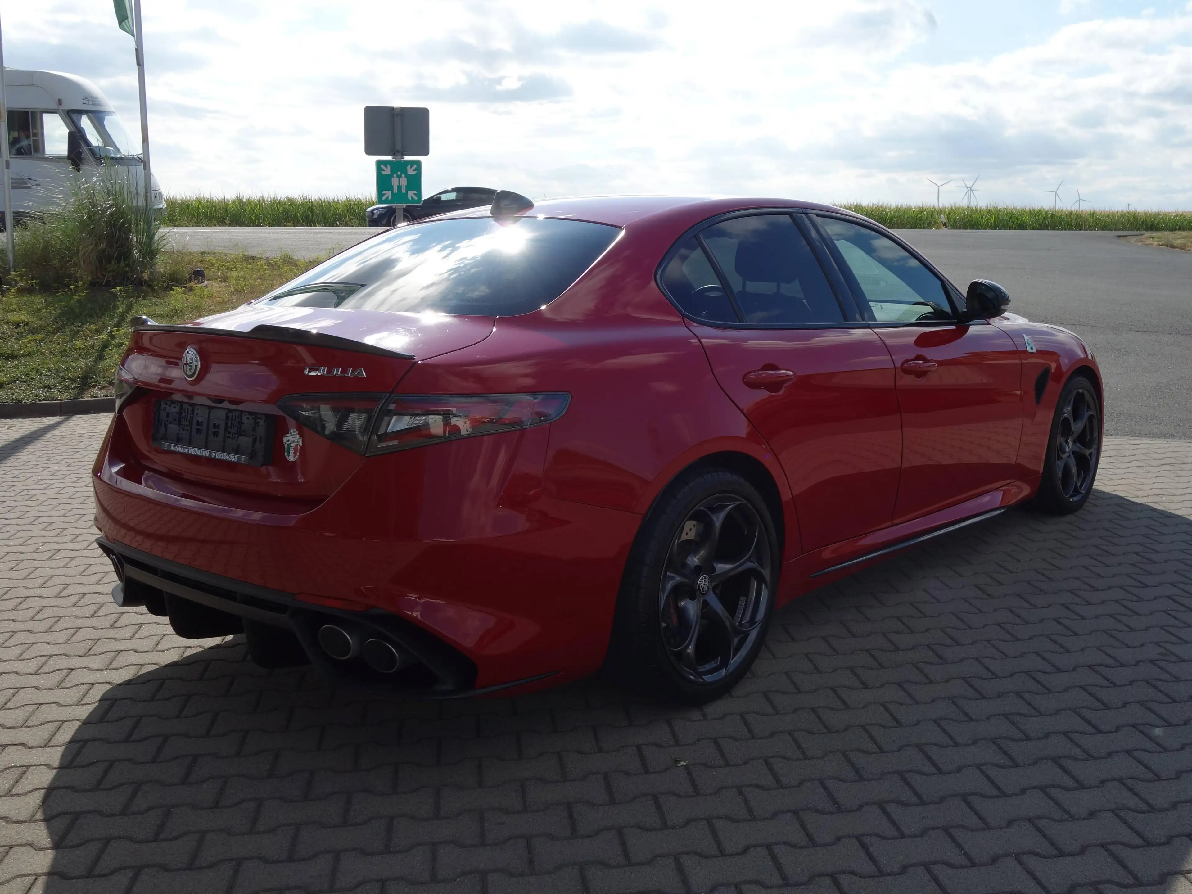 Alfa Romeo Giulia Quadrifoglio *PDC/Kamera/Komfort-Paket* — photo 4