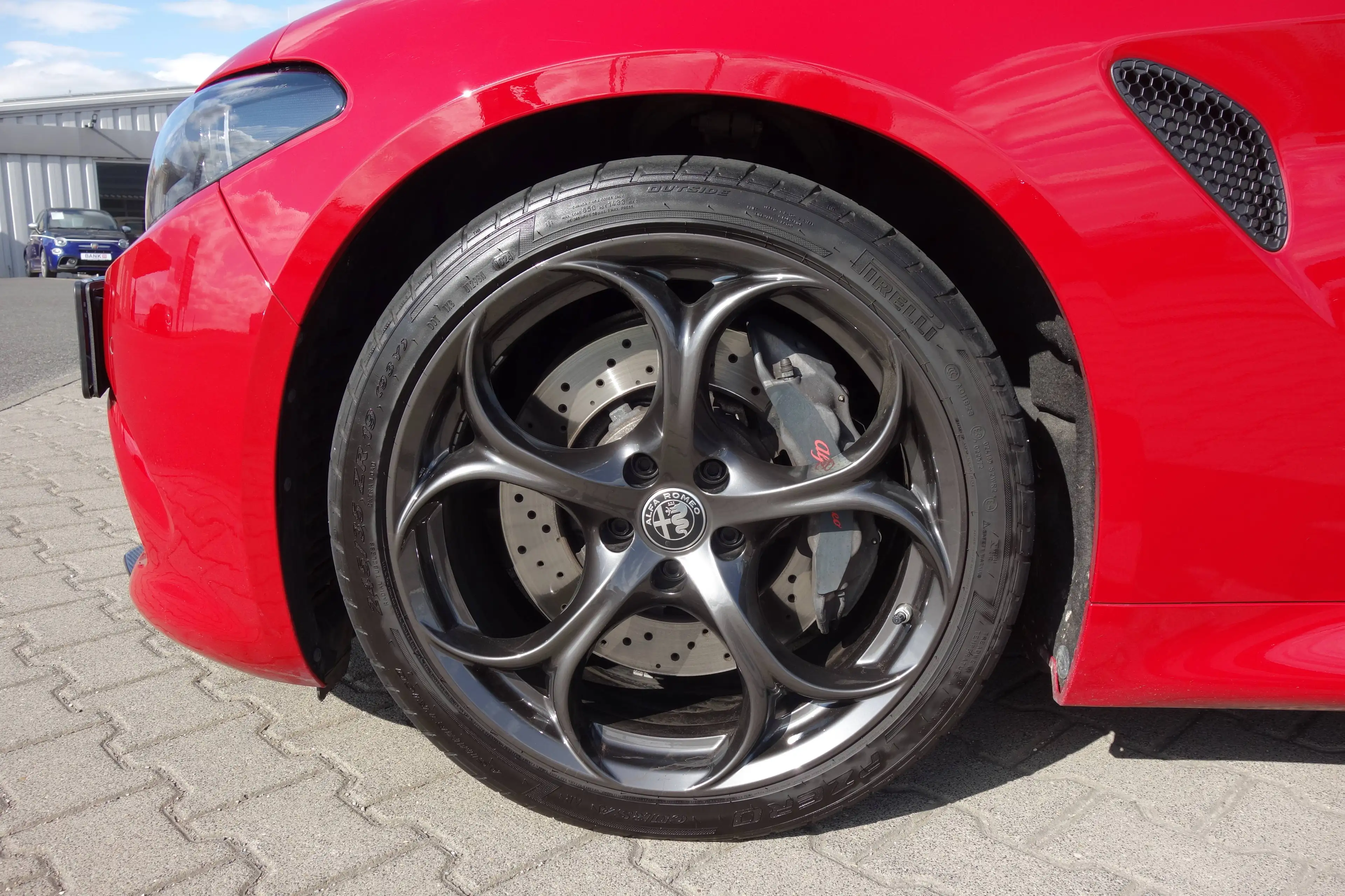 Alfa Romeo Giulia Quadrifoglio *PDC/Kamera/Komfort-Paket* — photo 7