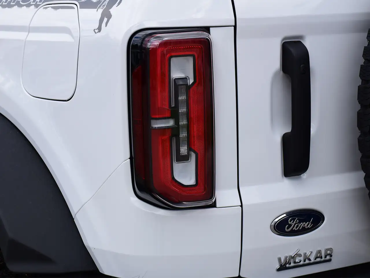 Ford Bronco photo Ford Bronco