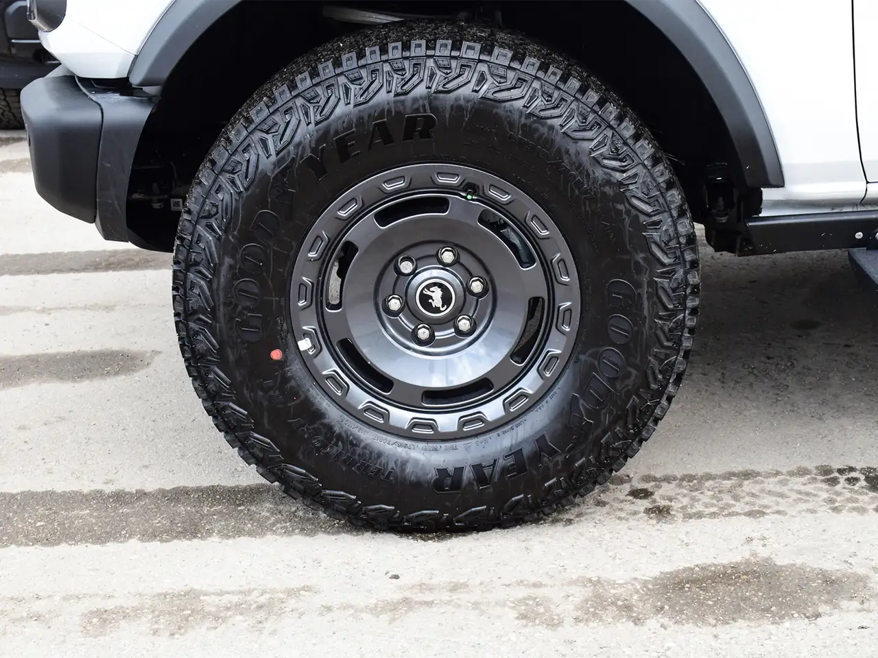 Ford Bronco photo Ford Bronco