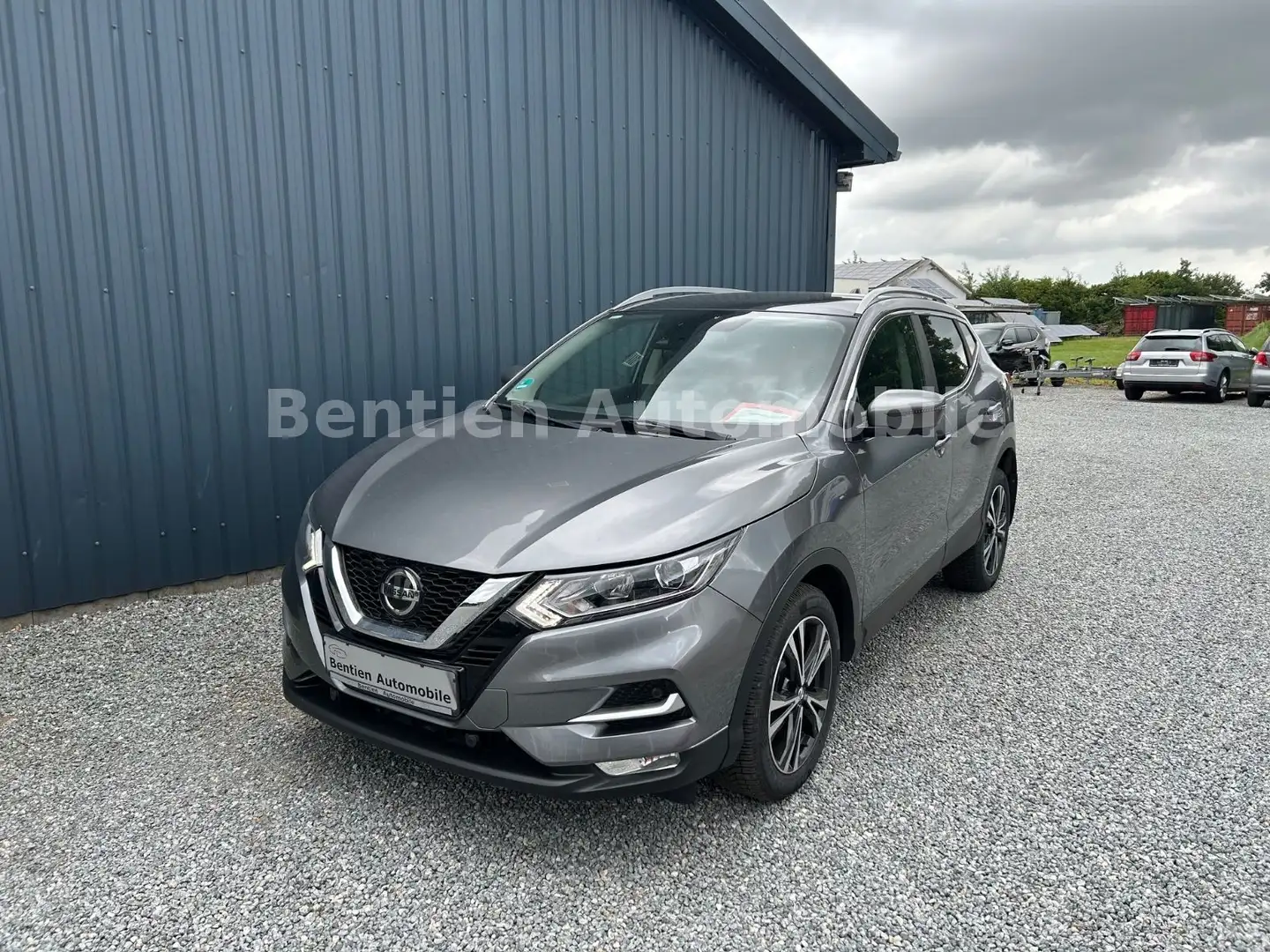Nissan Qashqai N-Connecta 4x4 Grijs - 2