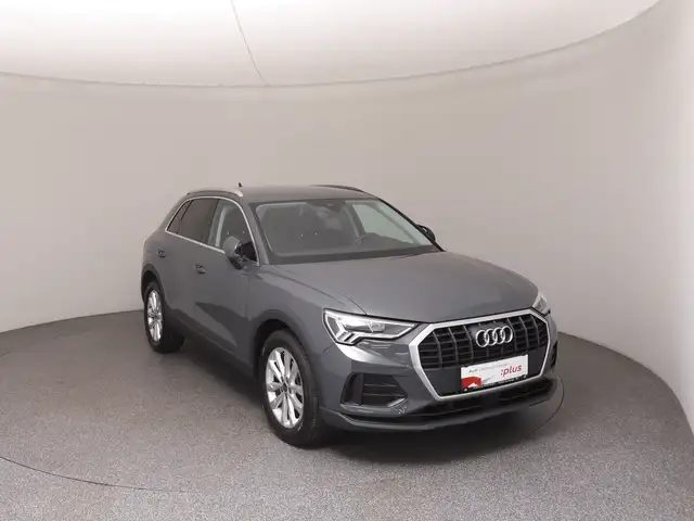 Audi Q3 view 2