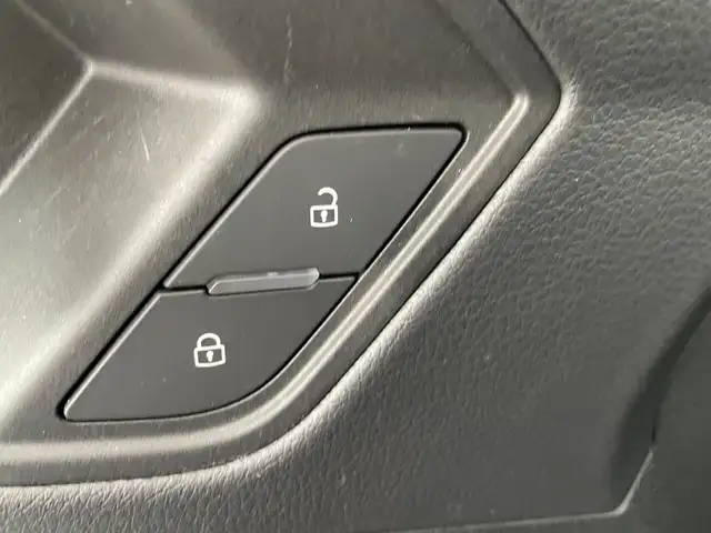 Audi Q3 view 10