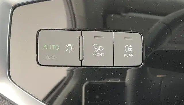 Audi Q3 view 12