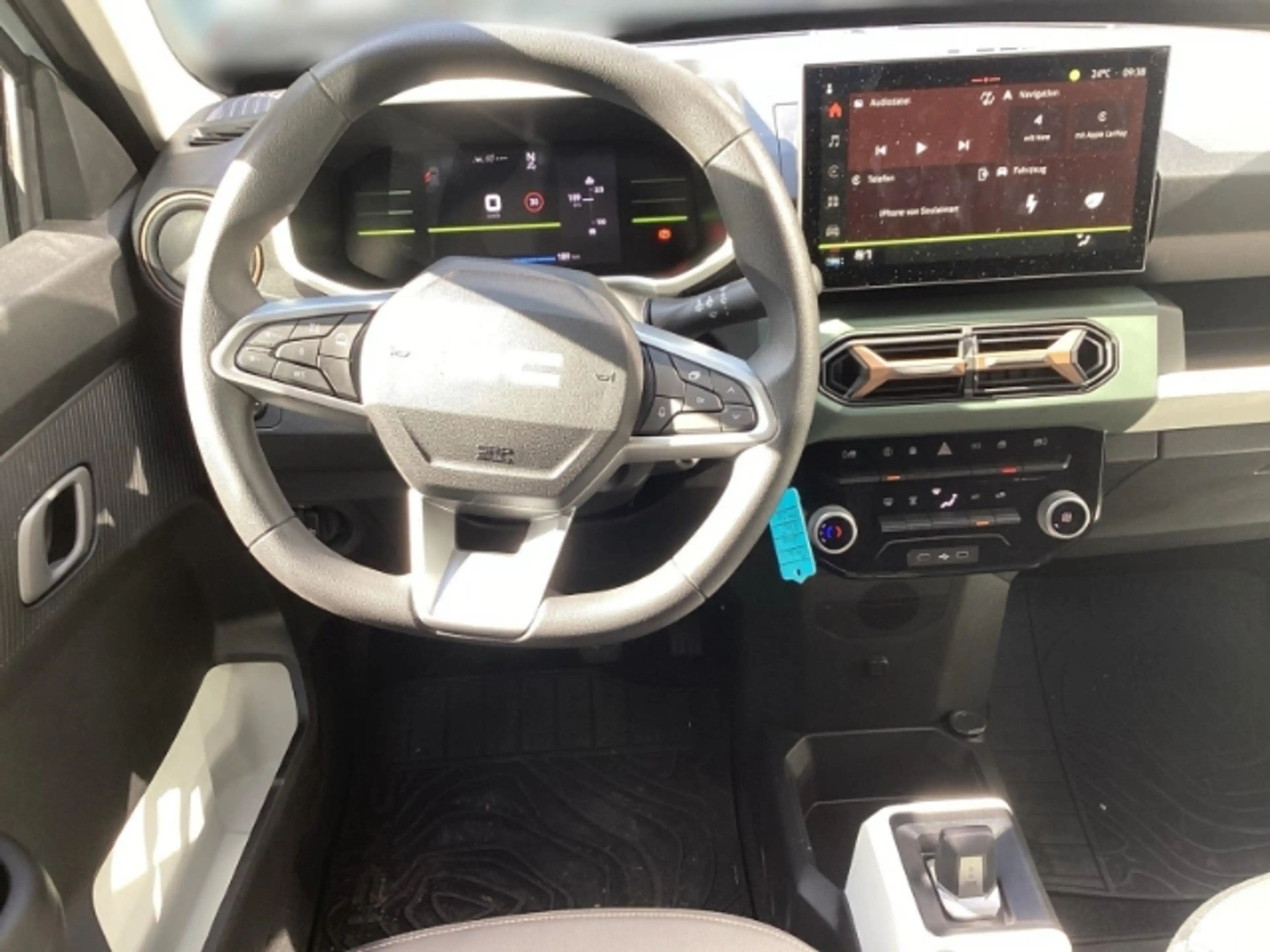 Dacia Spring Extreme Electric 100 + CCS Ladeanschluss — photo 11