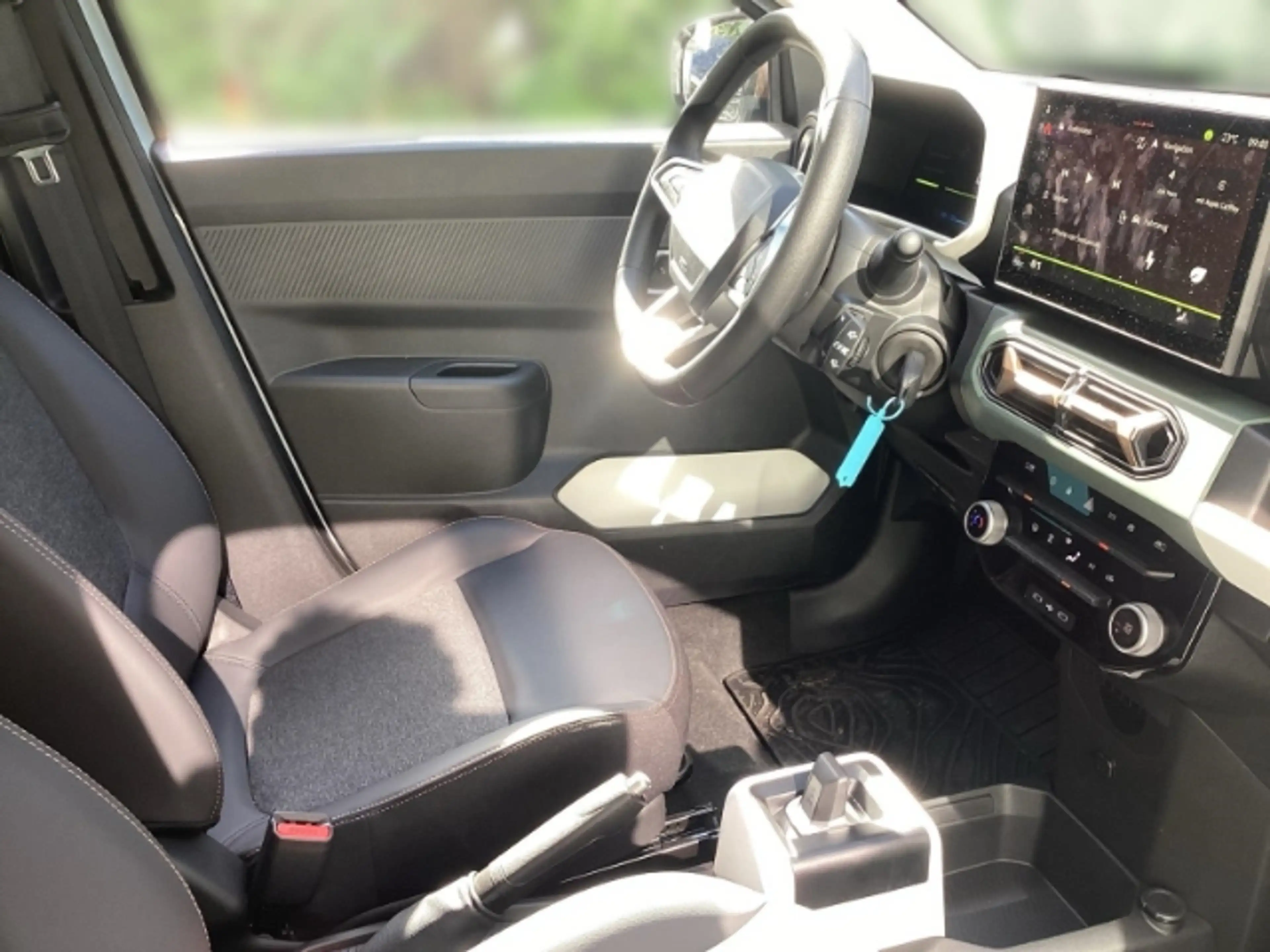 Dacia Spring Extreme Electric 100 + CCS Ladeanschluss — photo 15