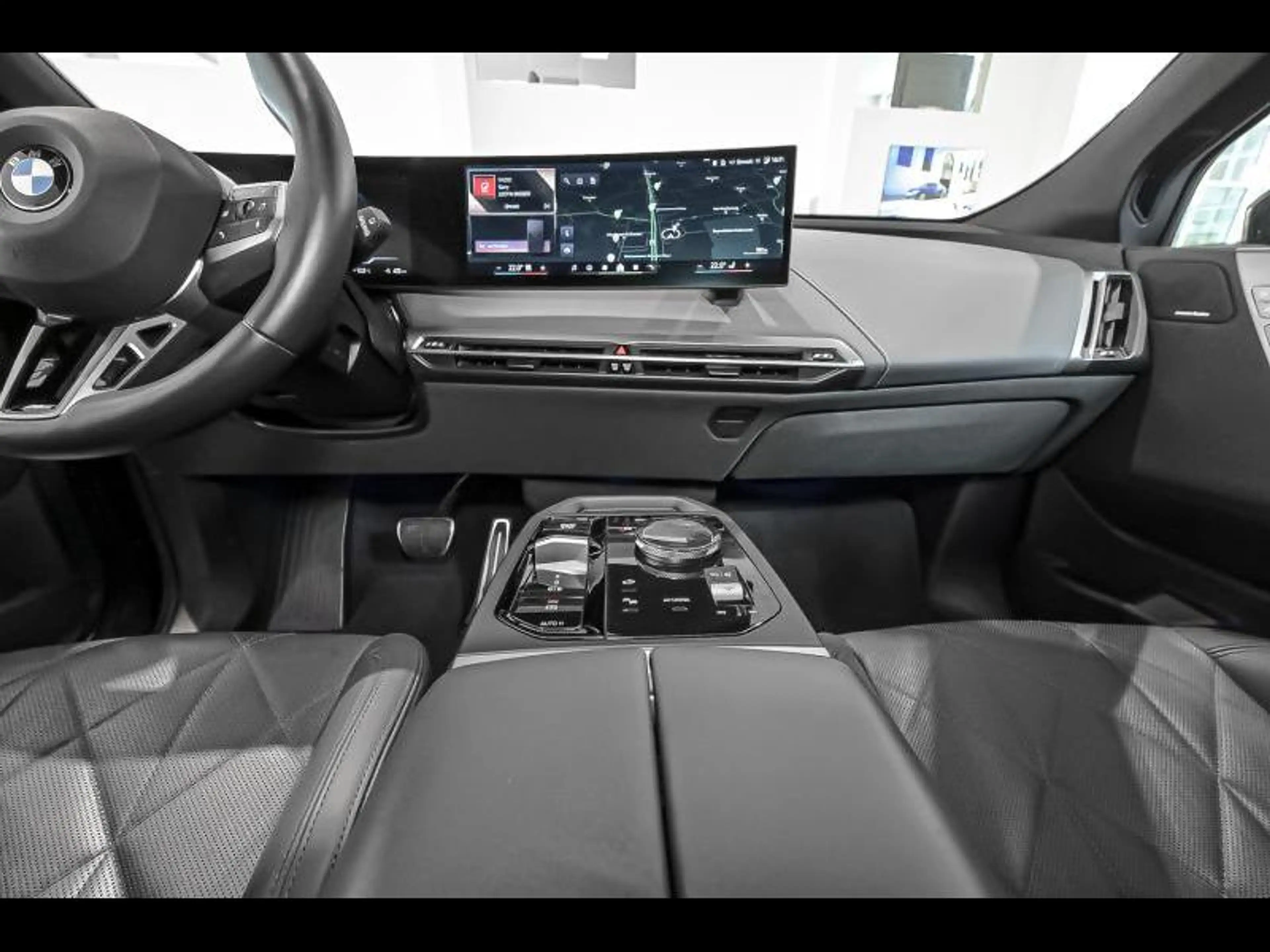 BMW iX xDrive45 - MsportPro|H&K|TH|360C — photo 7