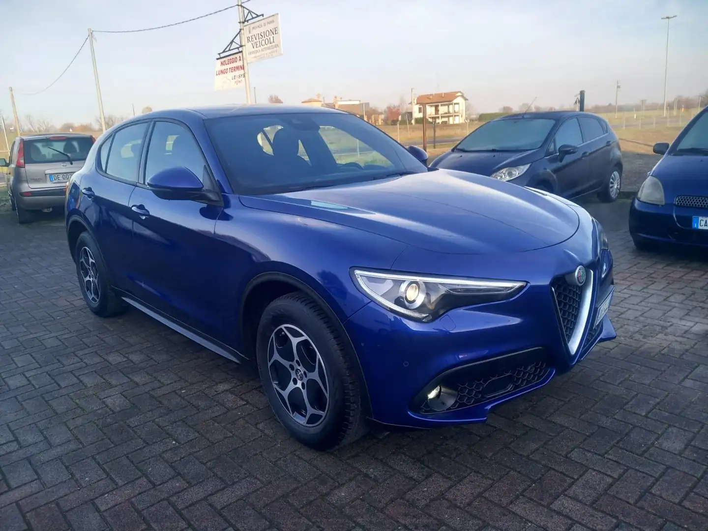 Alfa Romeo Stelvio 2.2 t Business Q4 190cv auto Kék - 1