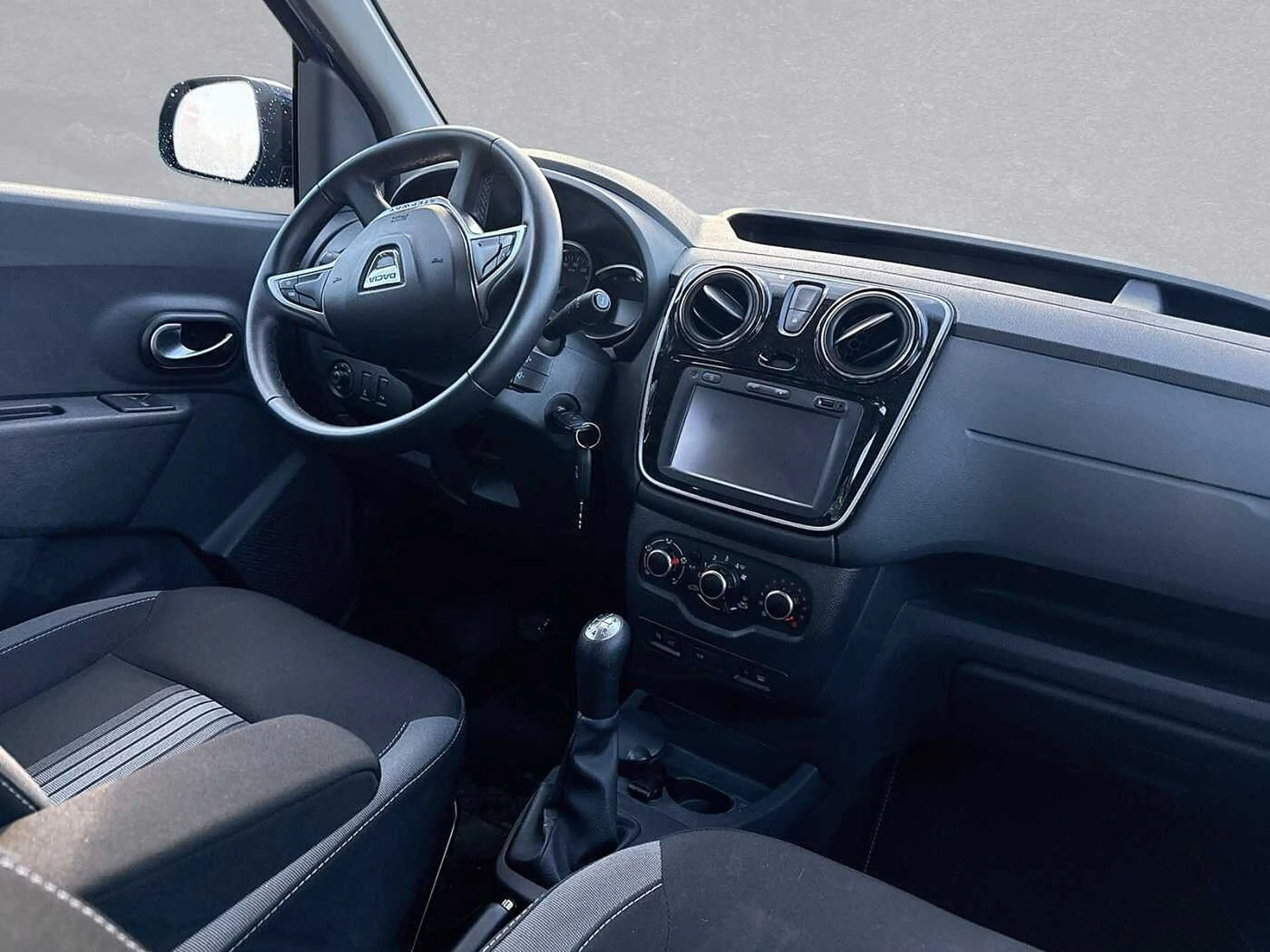 Dacia Dokker TCe 115 Stepway Celebration — photo 4