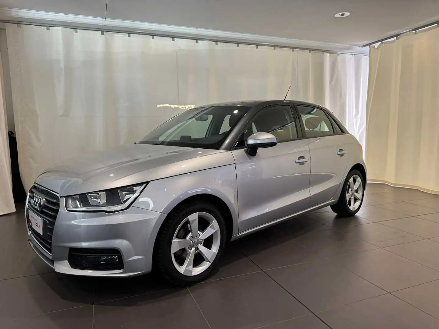 Audi A1 A1 SPB 1.0 82CV TFSI Design Silber - 1