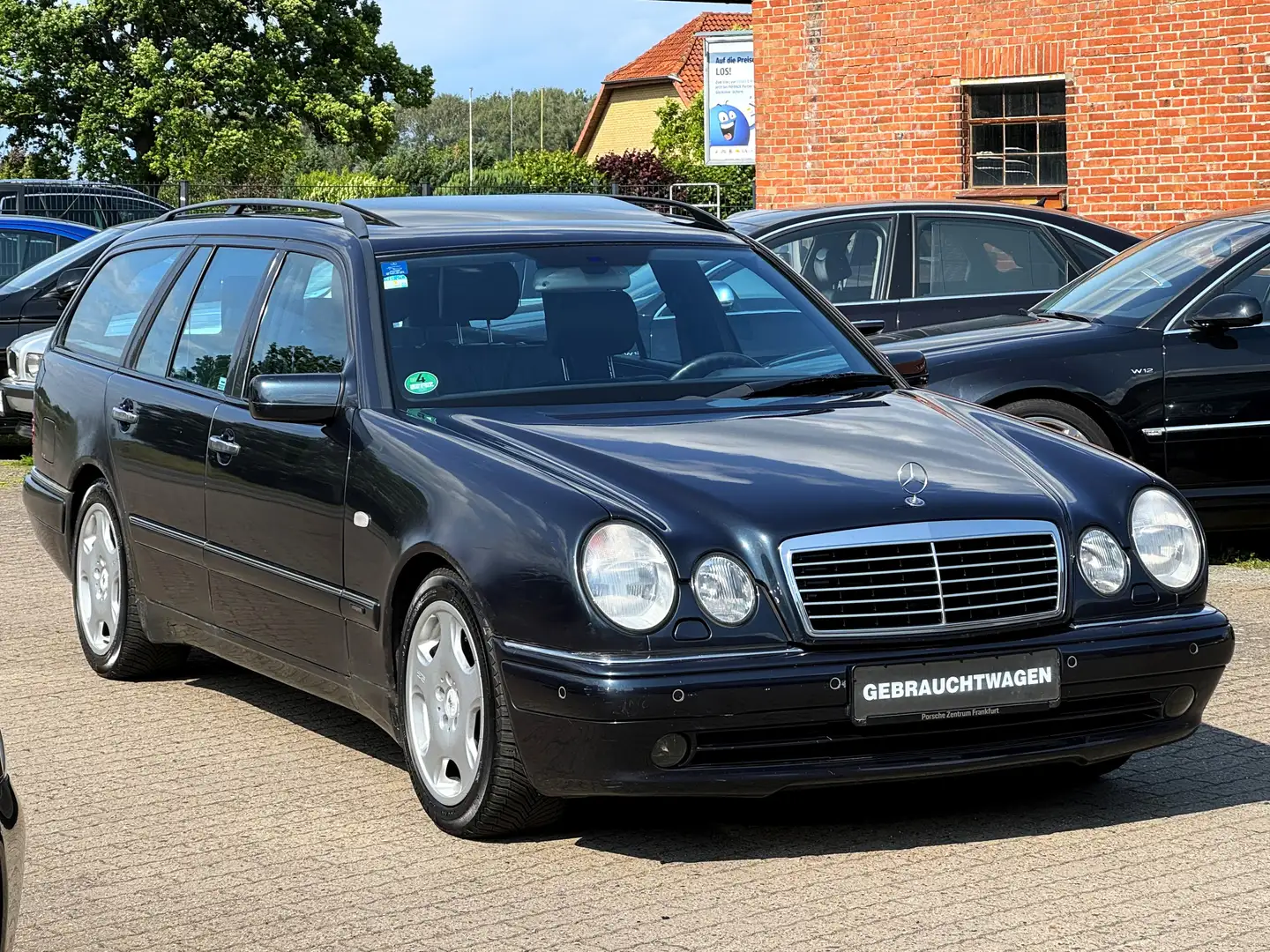 Mercedes-Benz E 55 AMG T AMG W210 aus 2.Hand Leder Navi Xenon Noir - 2