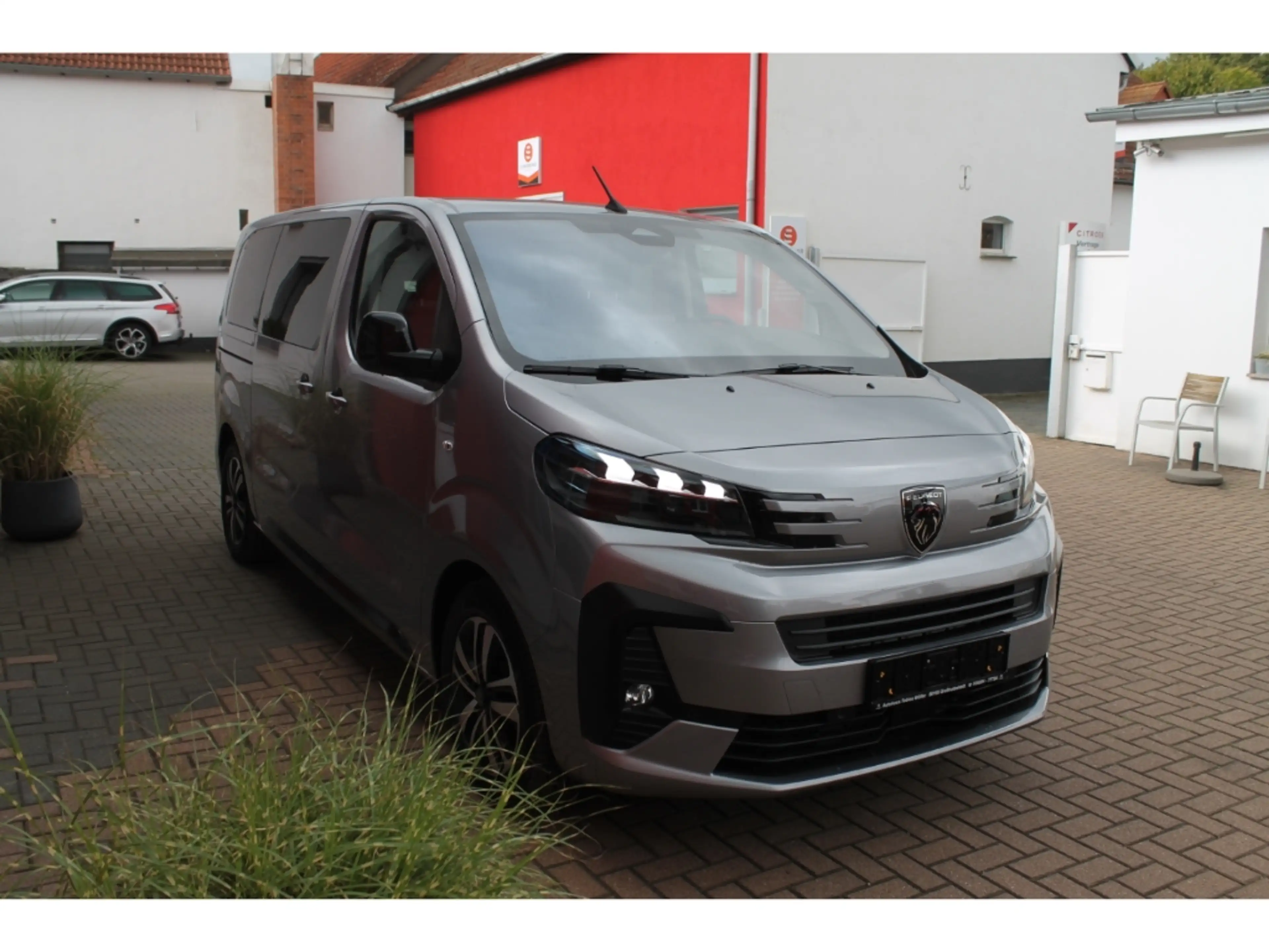 Peugeot Traveller Allure L2 2.2 BHDi180 EAT8 AHK Pano 8Sitzer — photo 6