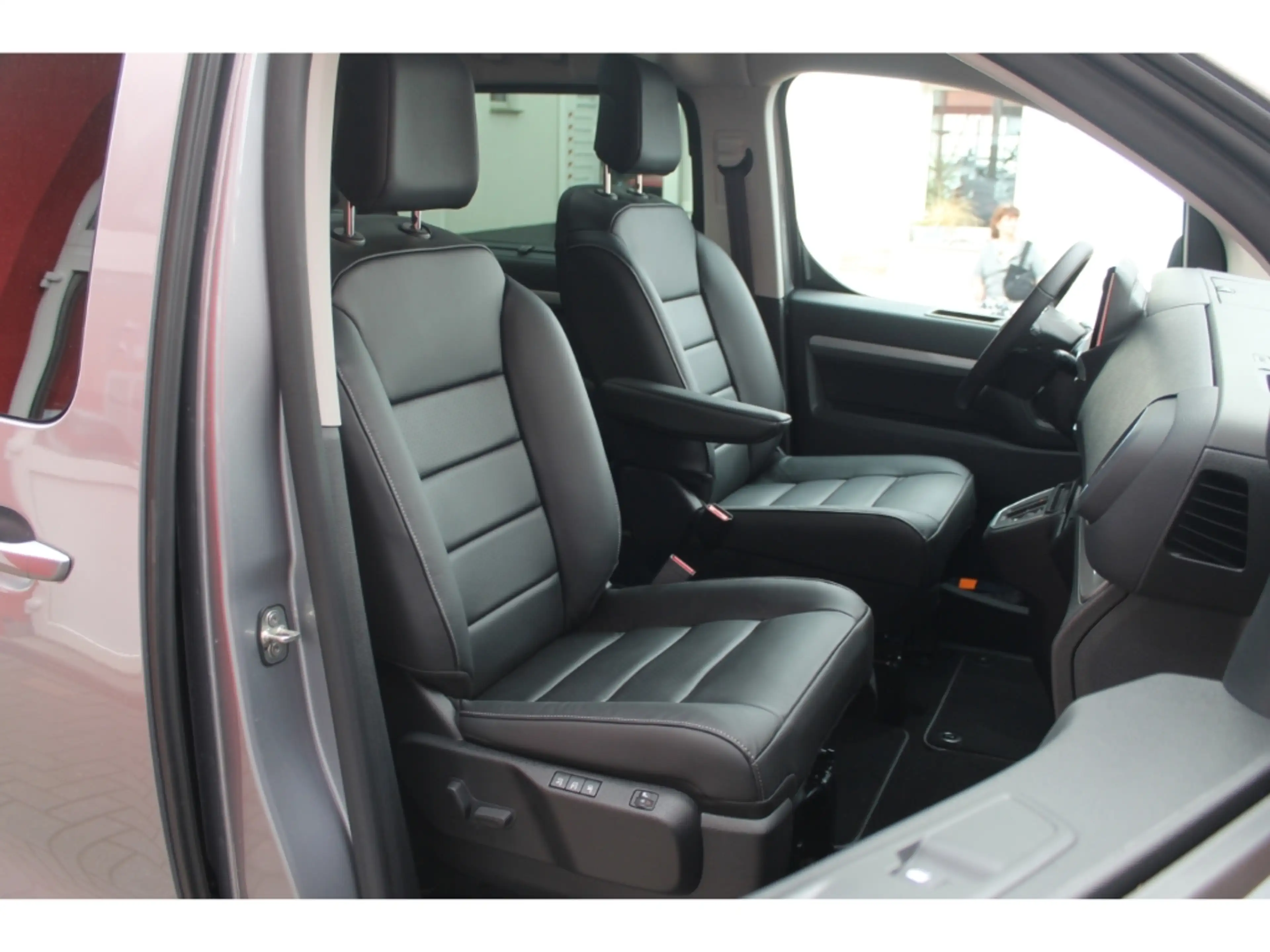 Peugeot Traveller Allure L2 2.2 BHDi180 EAT8 AHK Pano 8Sitzer — photo 11