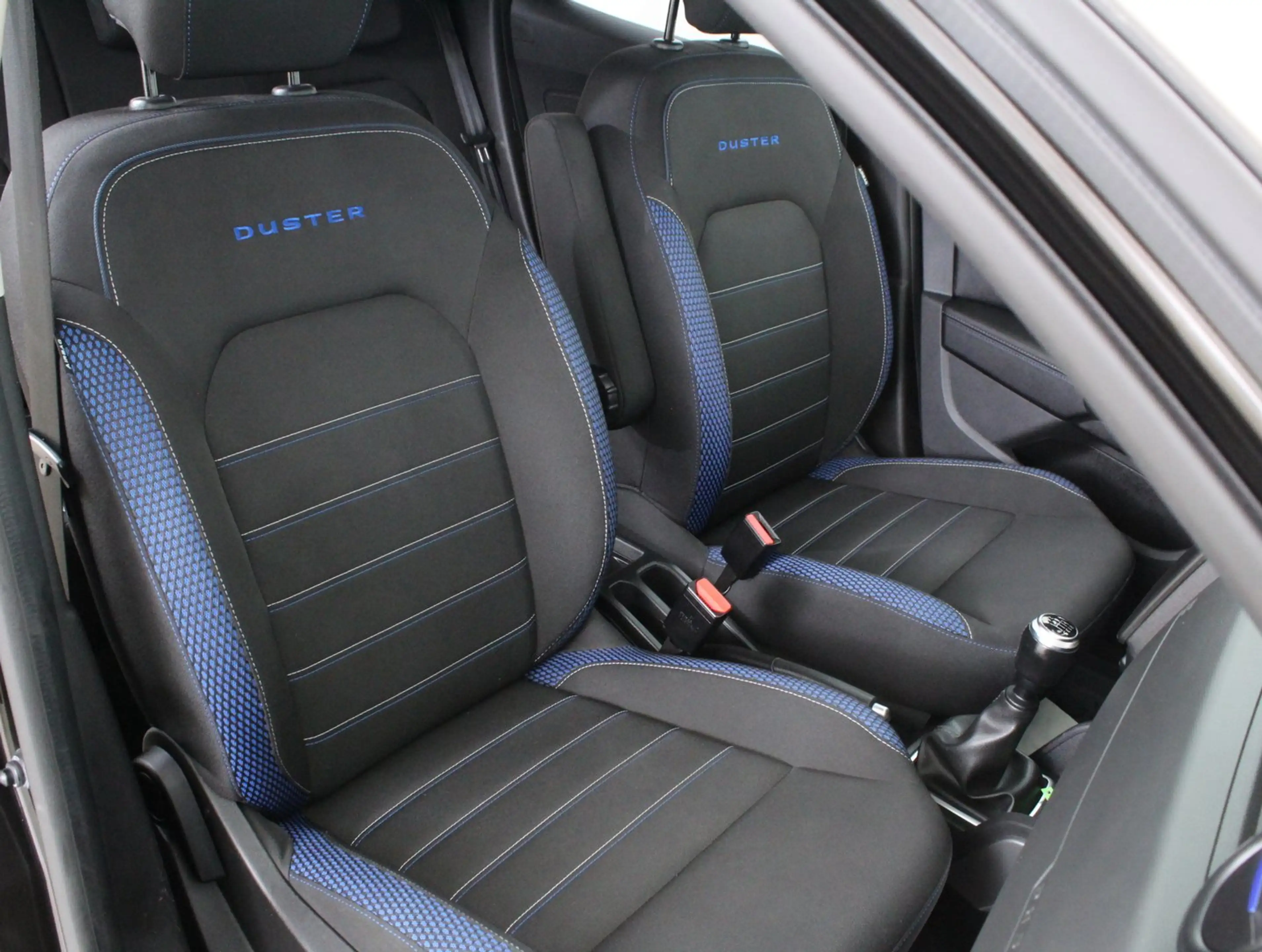Dacia Duster II Celebration — photo 9