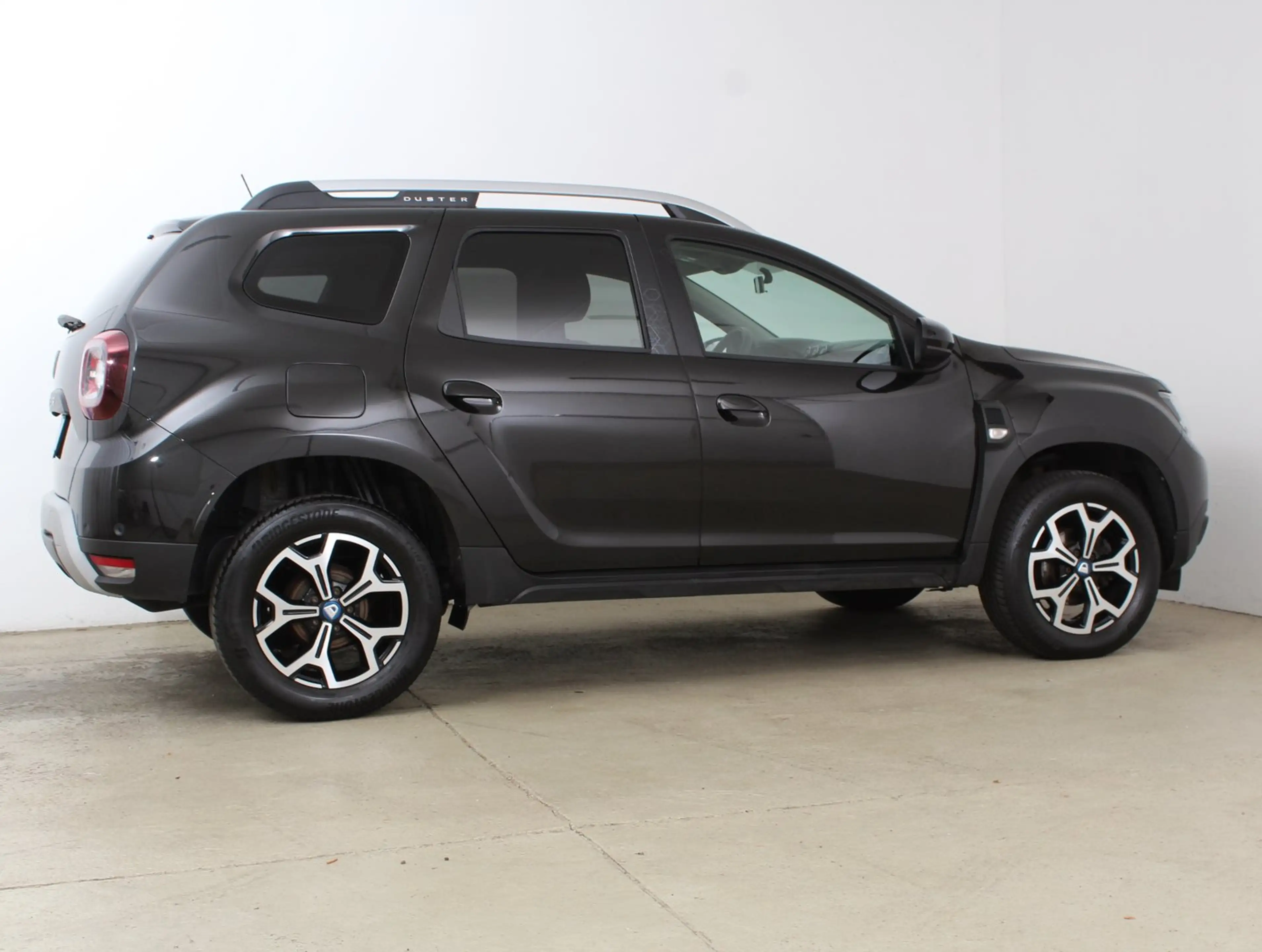 Dacia Duster II Celebration — photo 3