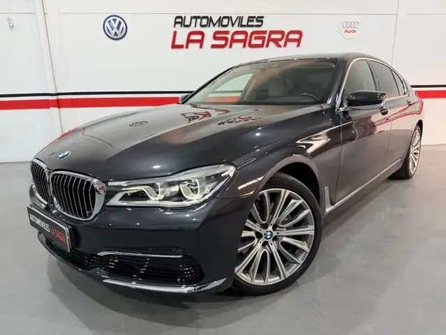 BMW Executive Lounge