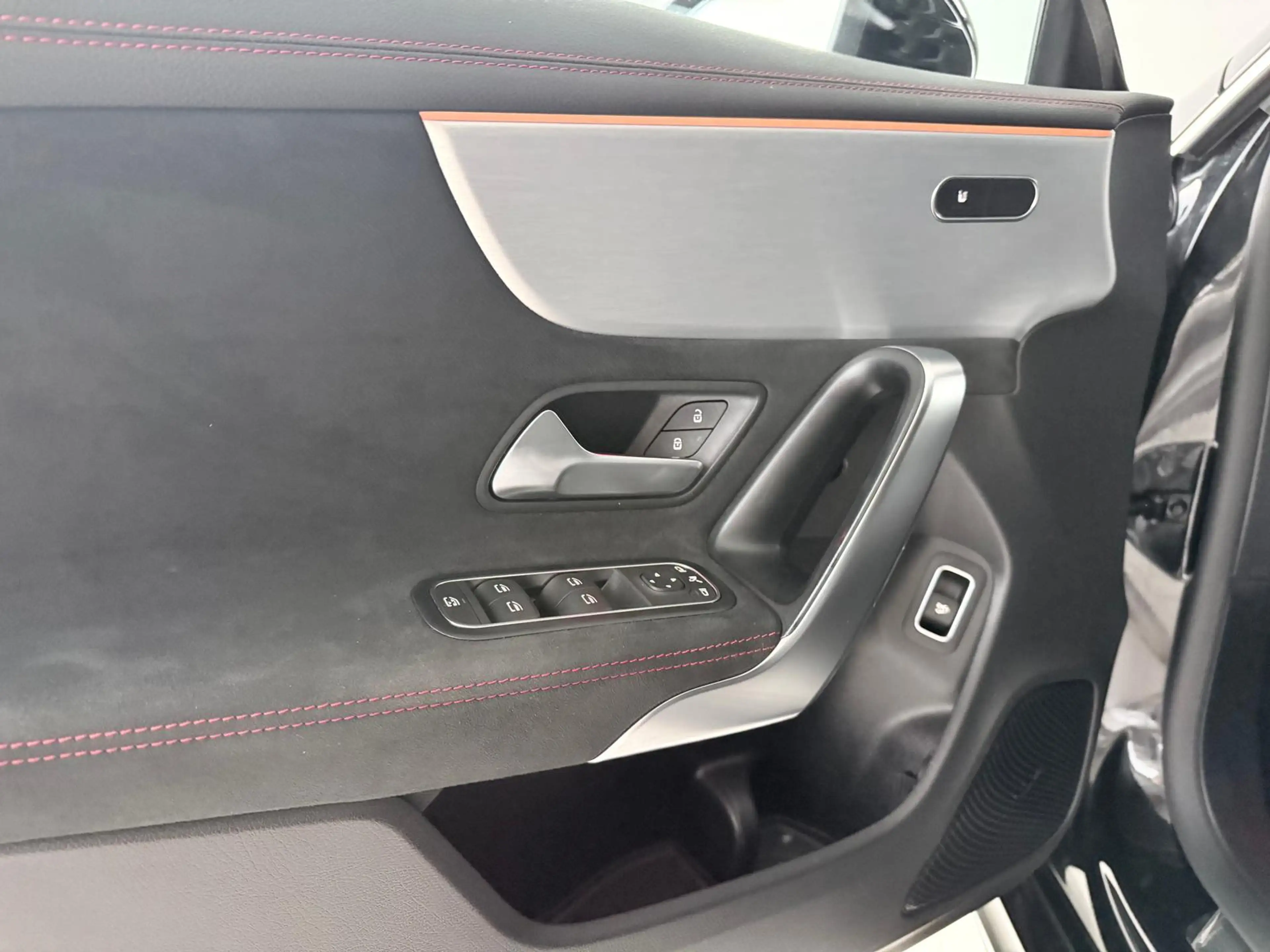 Mercedes-Benz CLA 220 CLA 220 d AMG-LED/Ambiente/CarPlay/RFK — photo 17