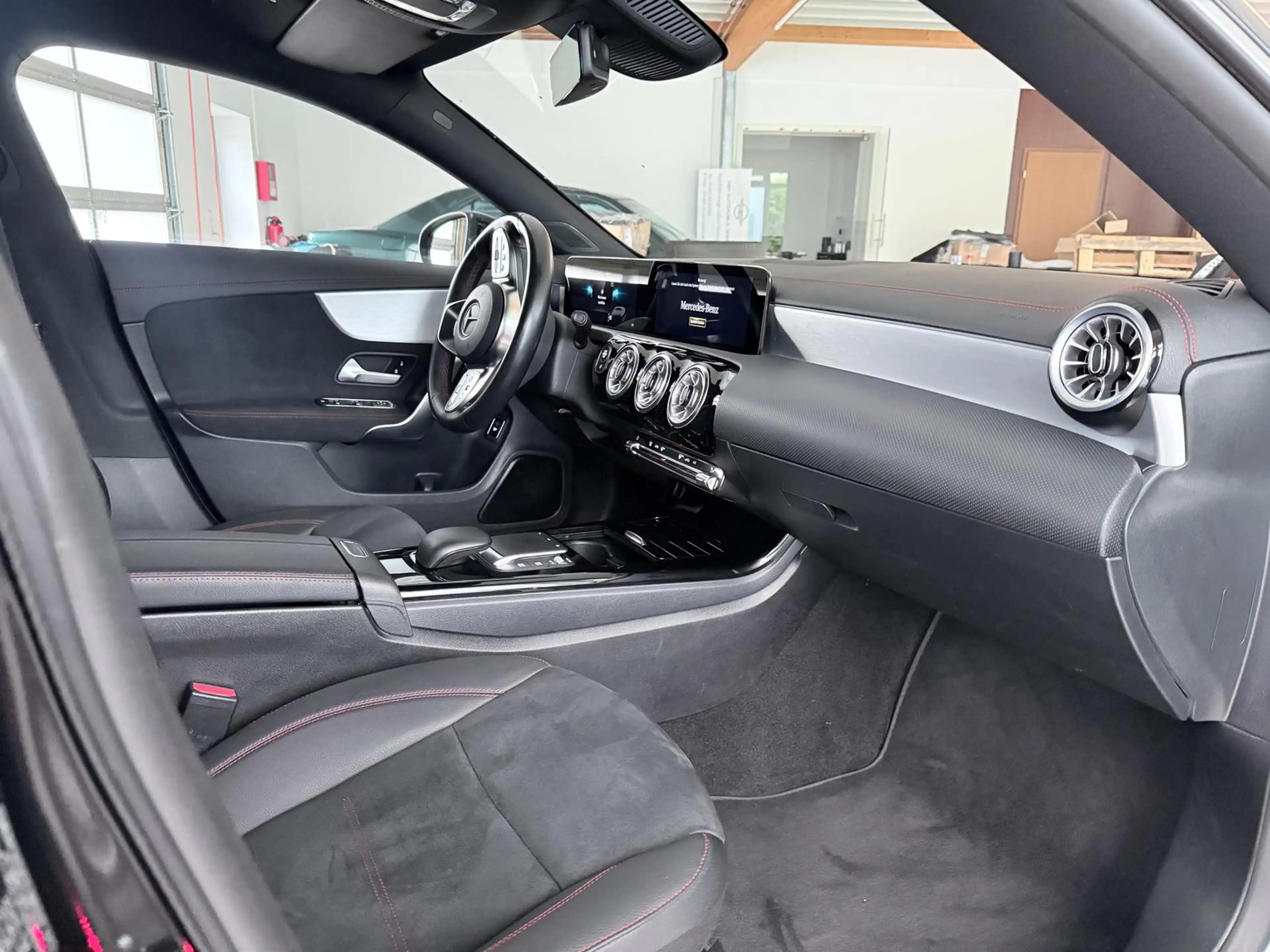 Mercedes-Benz CLA 220 CLA 220 d AMG-LED/Ambiente/CarPlay/RFK — photo 9