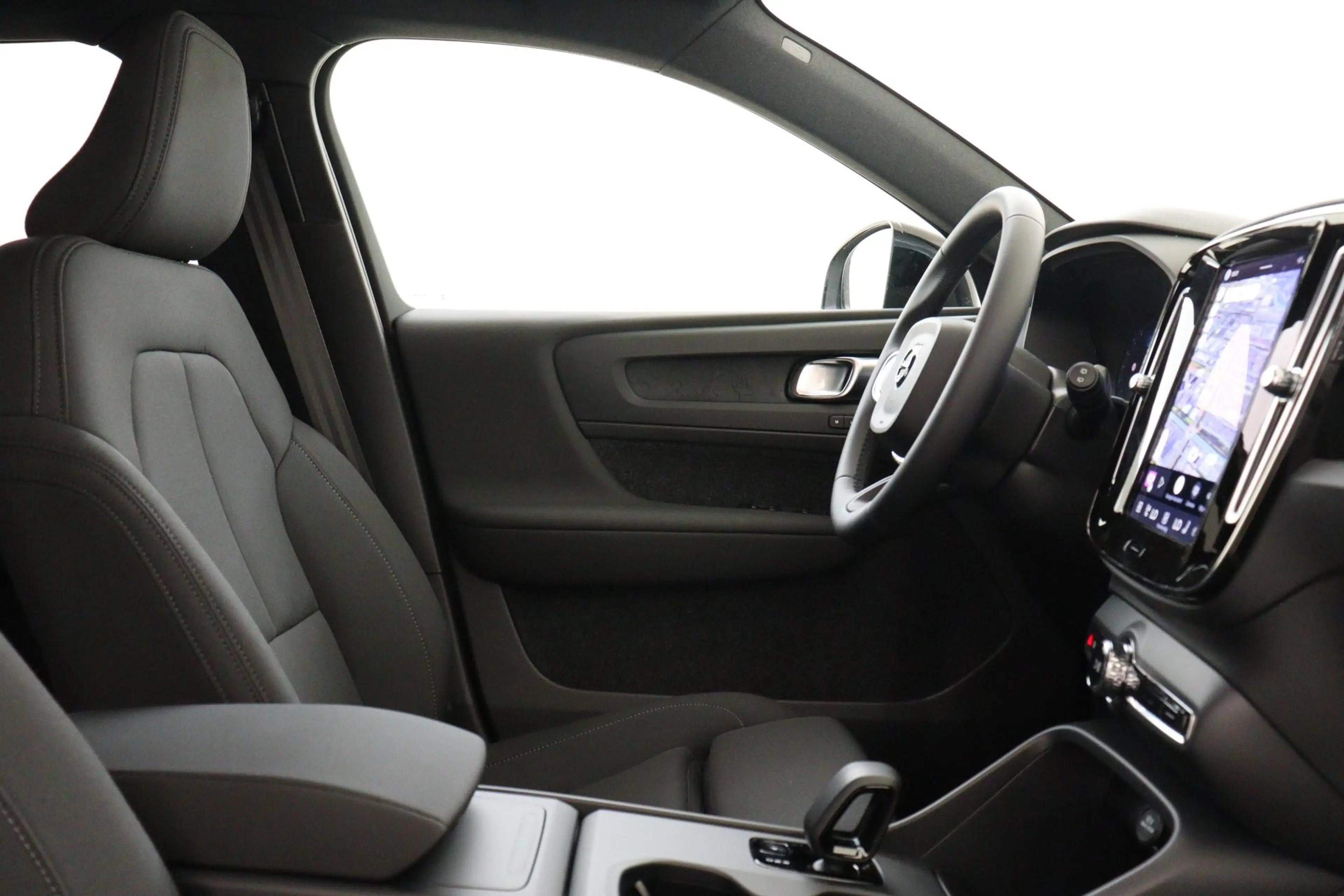 Volvo EX40 SINGLE MOTOR EXT. RANGE PLUS BLACK ED. EU. 82 kWh — photo 8